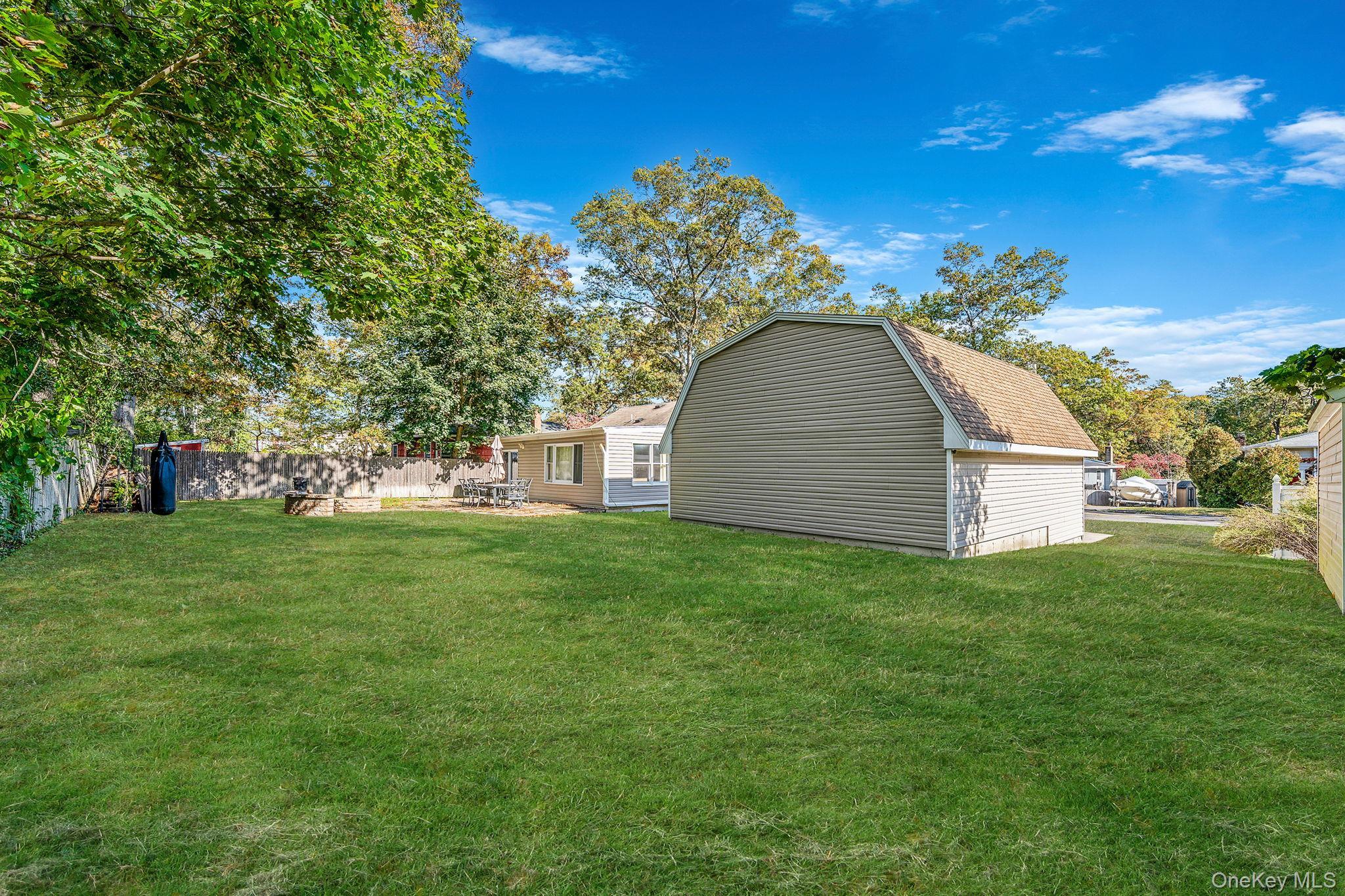 Single Family Lakeside  Suffolk County, NY 11961, MLS-927125-27