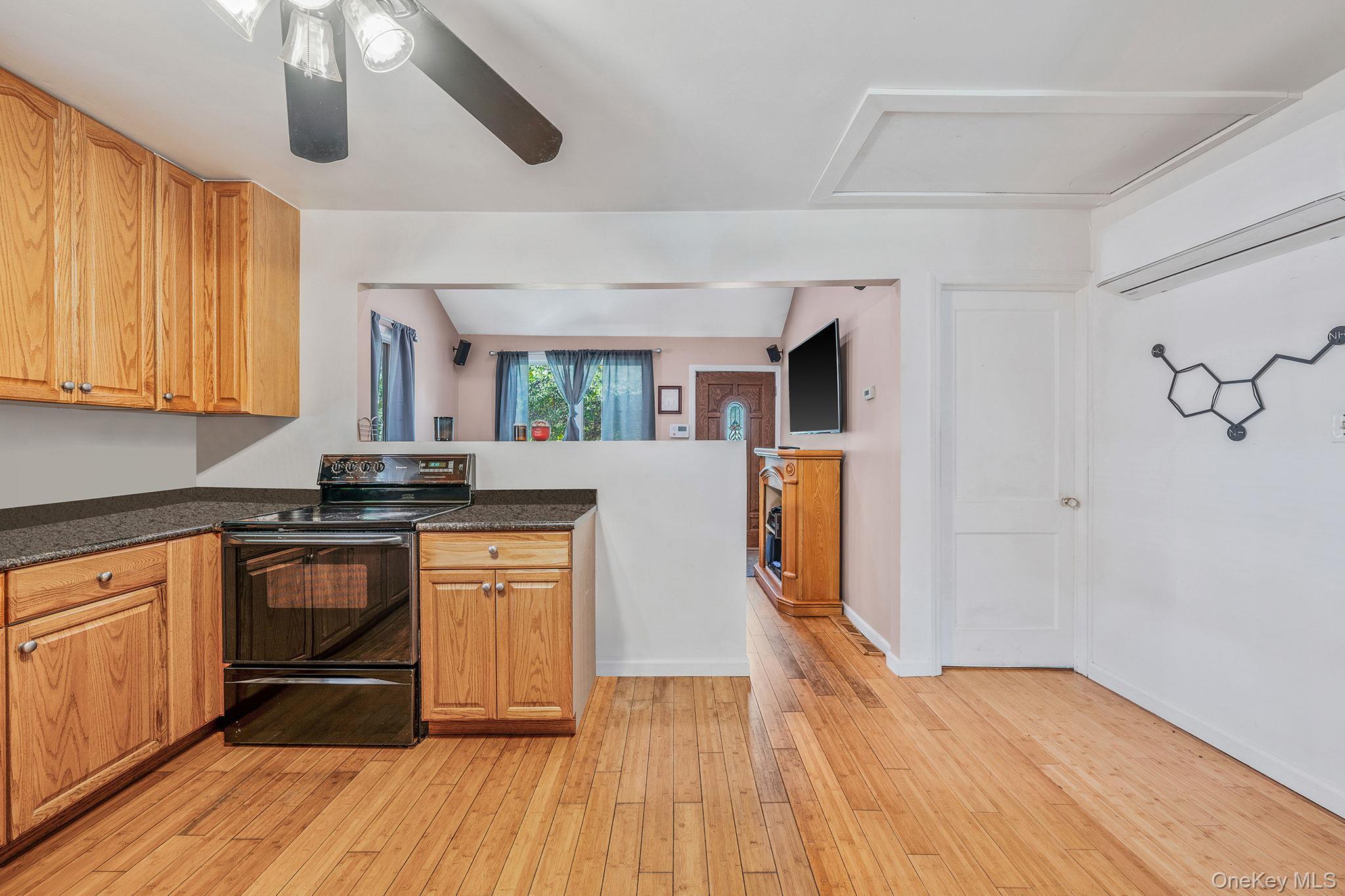 Single Family Lakeside  Suffolk County, NY 11961, MLS-927125-4