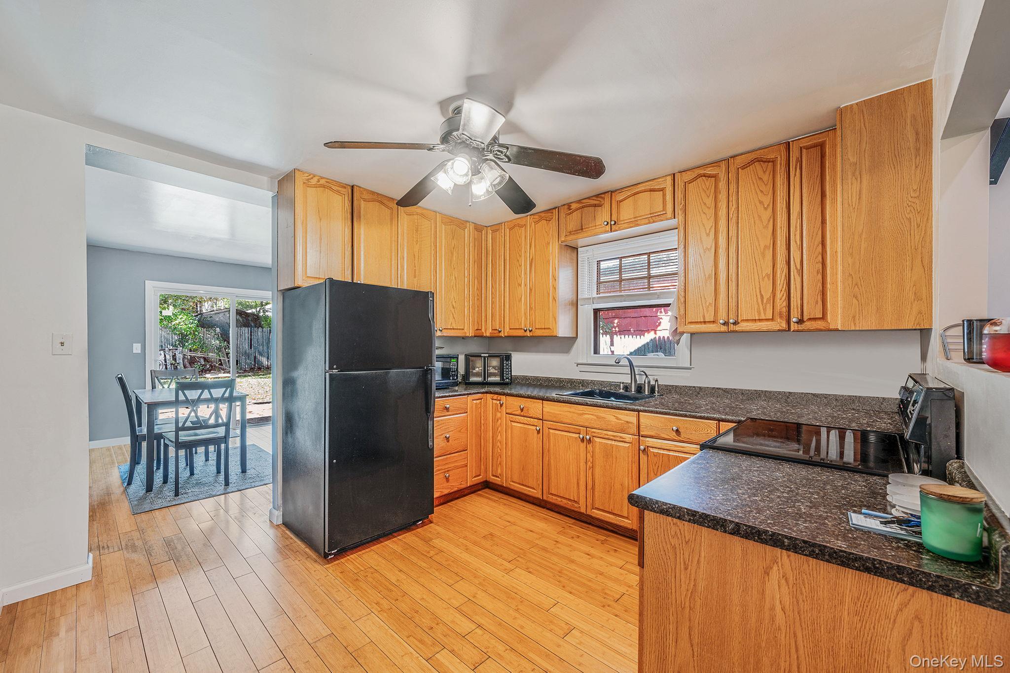 Single Family Lakeside  Suffolk County, NY 11961, MLS-927125-6