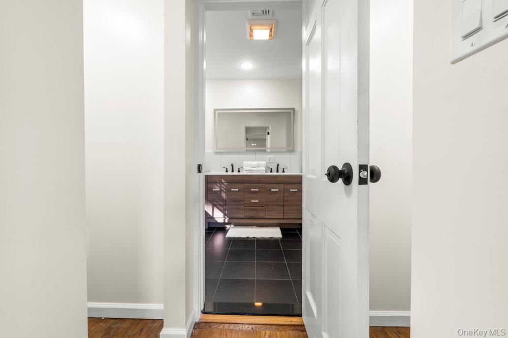 Single Family Glen Orange County, NY 12550, MLS-927129-22