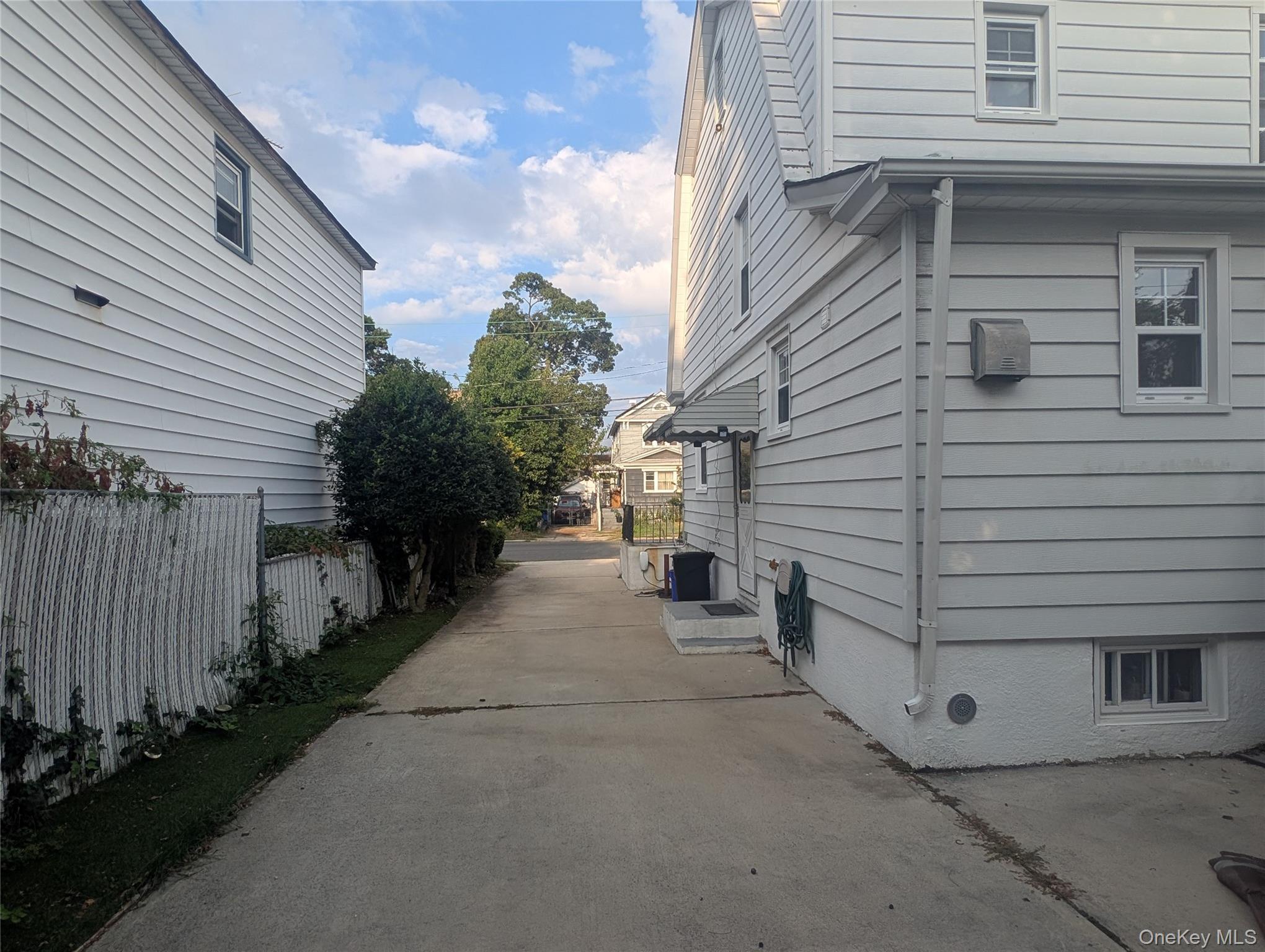 Single Family Cochran  Nassau County, NY 11581, MLS-927138-11