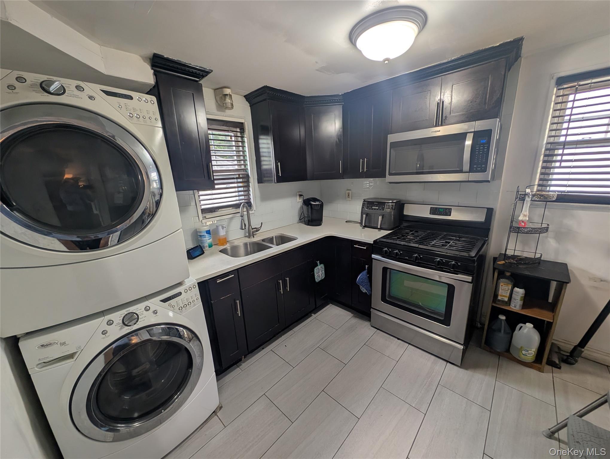 Single Family Cochran  Nassau County, NY 11581, MLS-927138-3