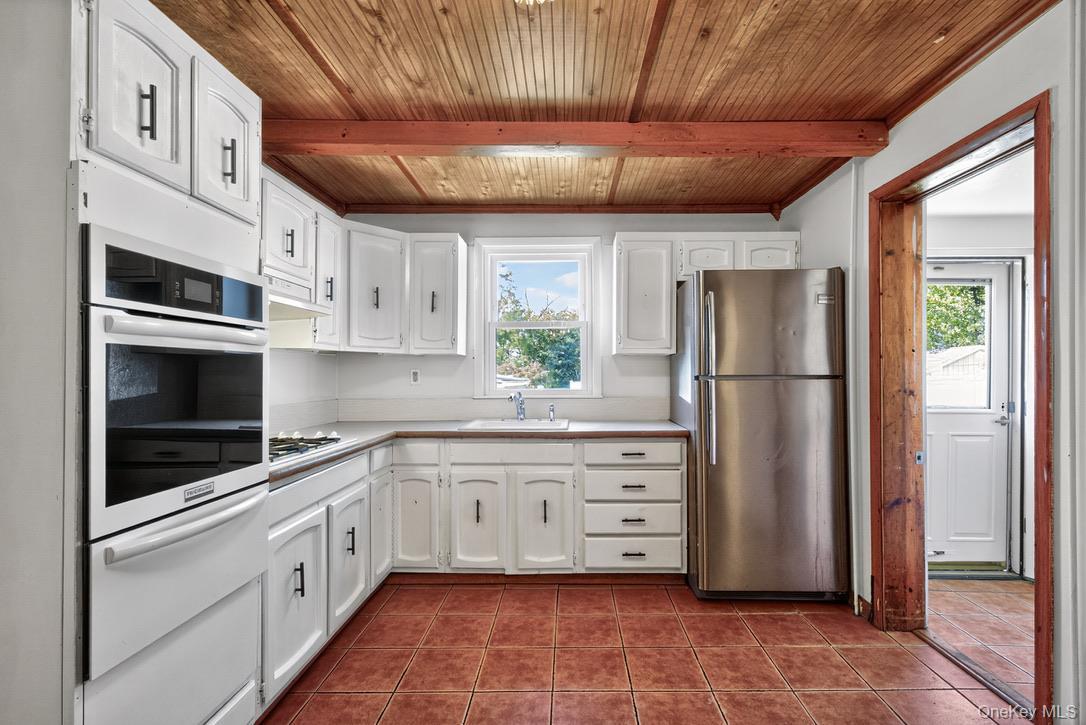 Single Family Paye  Dutchess County, NY 12508, MLS-927164-16