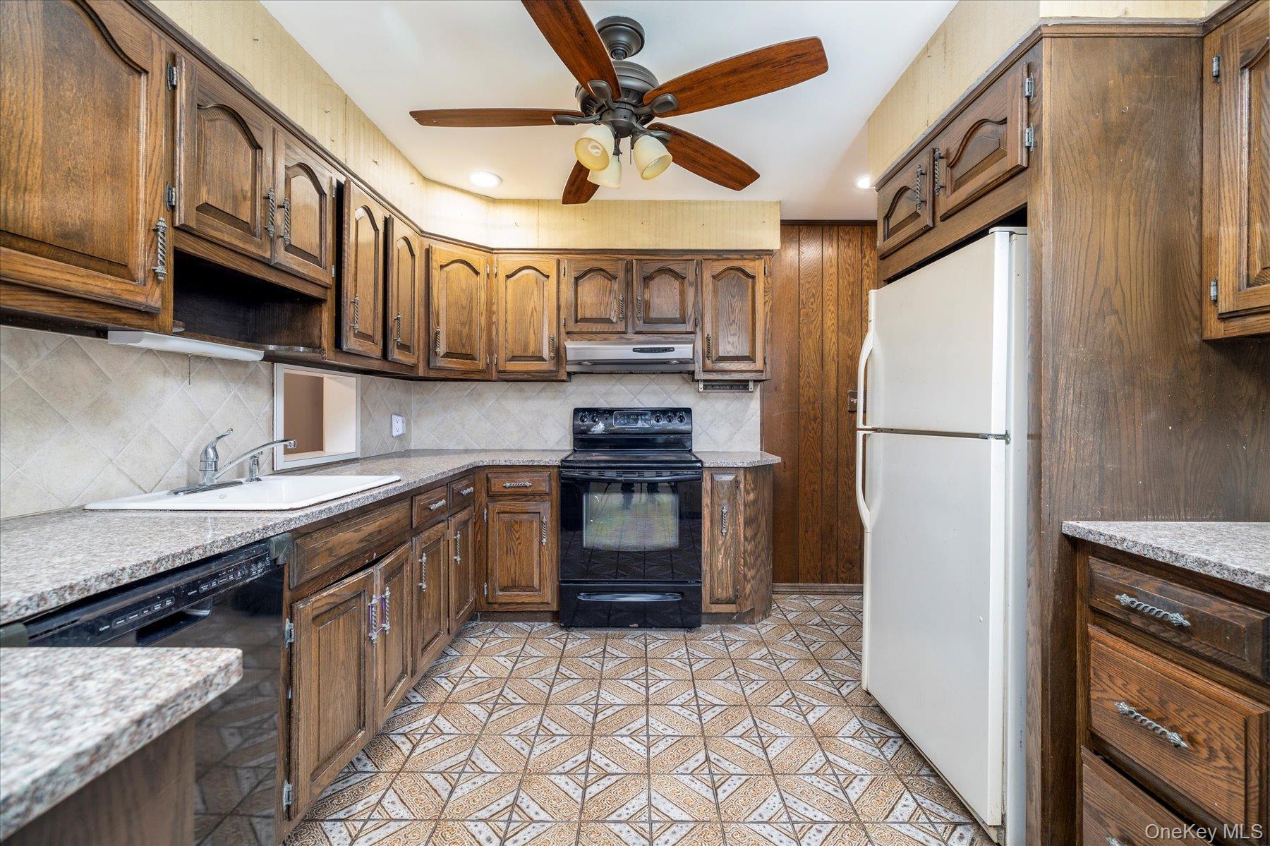 Single Family Keats  Suffolk County, NY 11740, MLS-927177-15