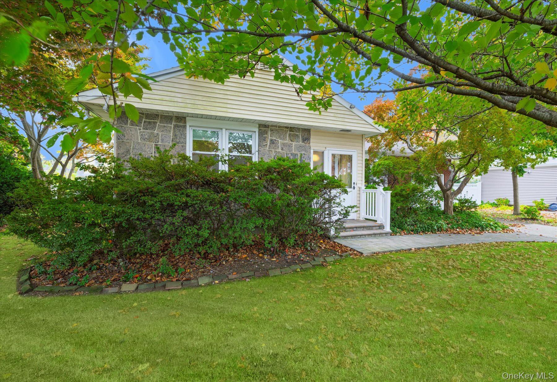 Single Family Keats  Suffolk County, NY 11740, MLS-927177-3