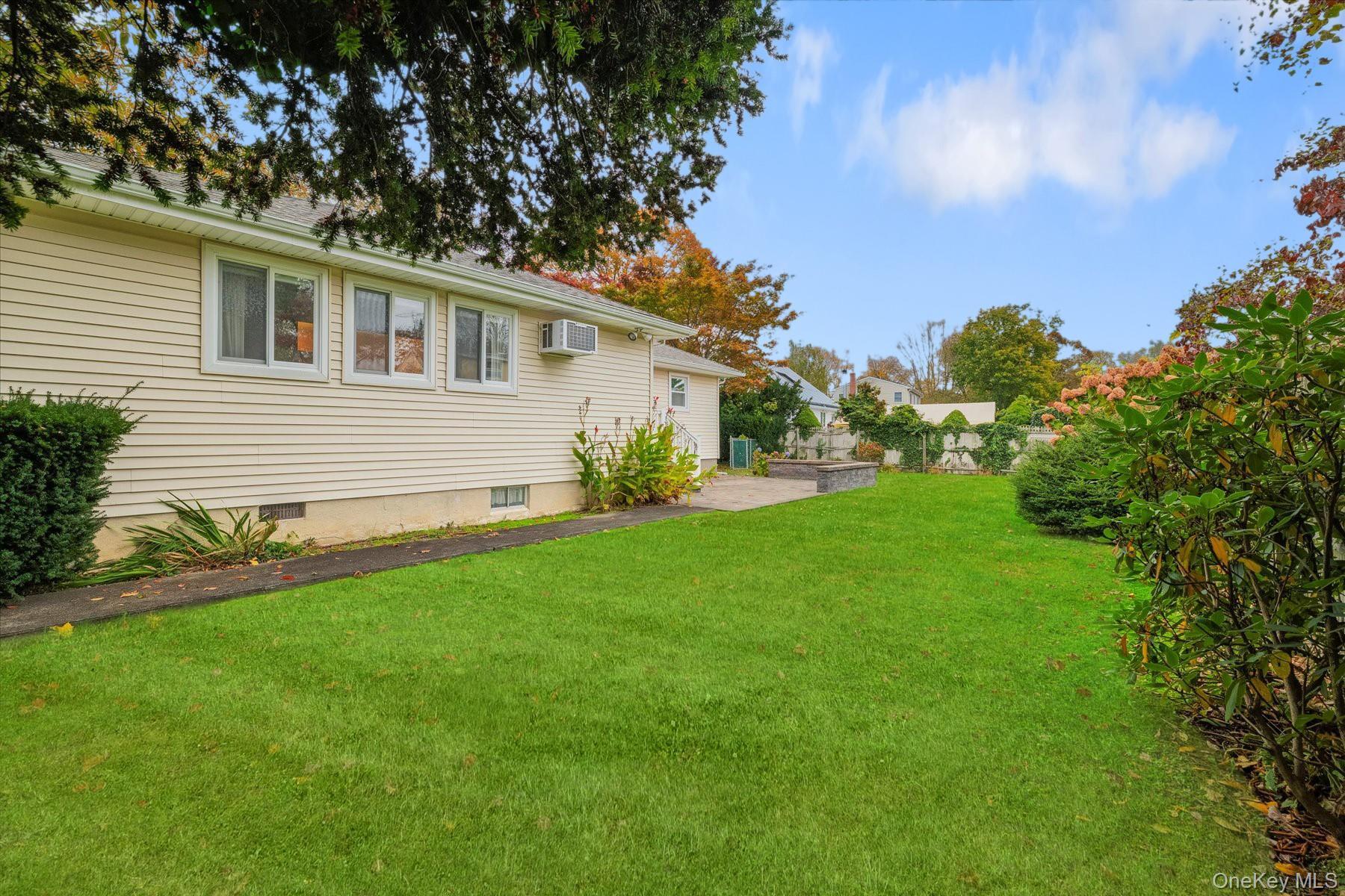 Single Family Keats  Suffolk County, NY 11740, MLS-927177-7