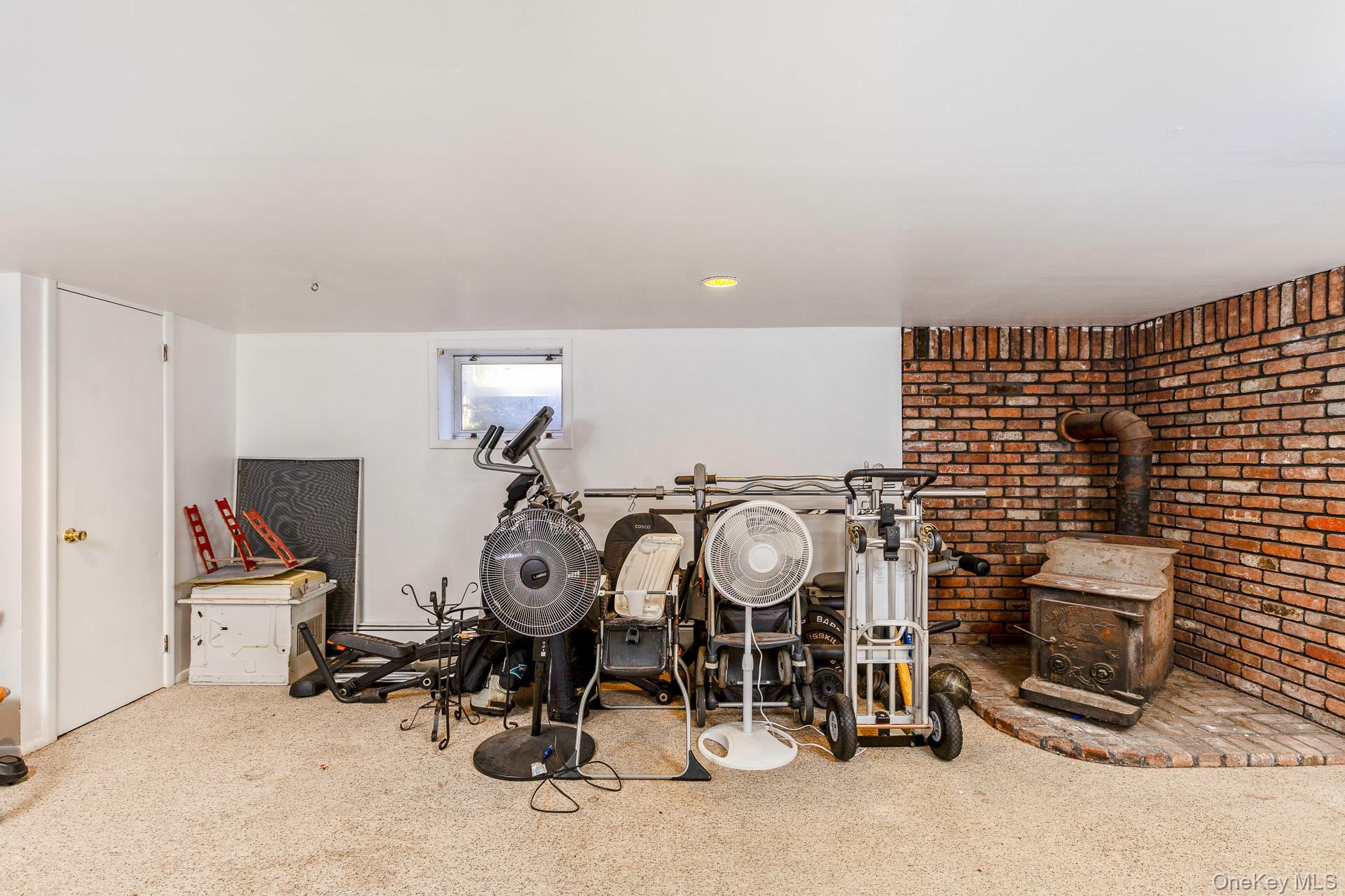 Single Family Applegate Suffolk County, NY 11950, MLS-927184-20