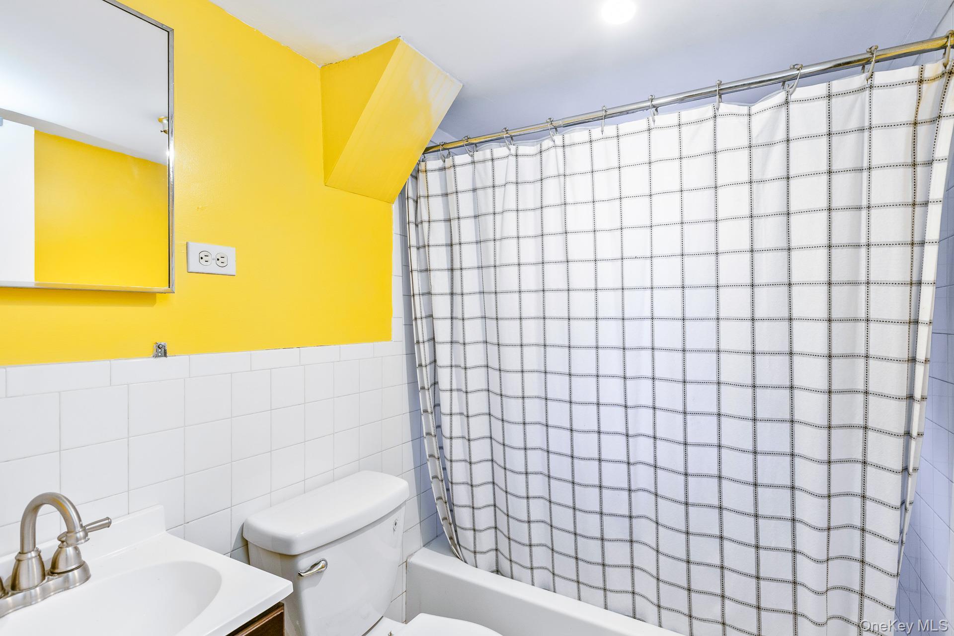 Single Family Applegate Suffolk County, NY 11950, MLS-927184-21