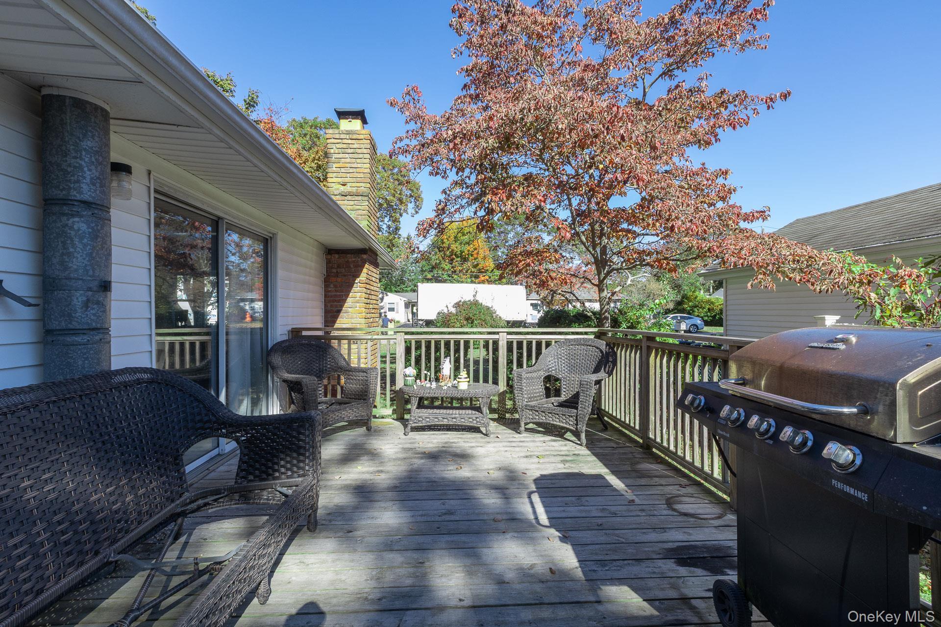 Single Family Applegate Suffolk County, NY 11950, MLS-927184-23