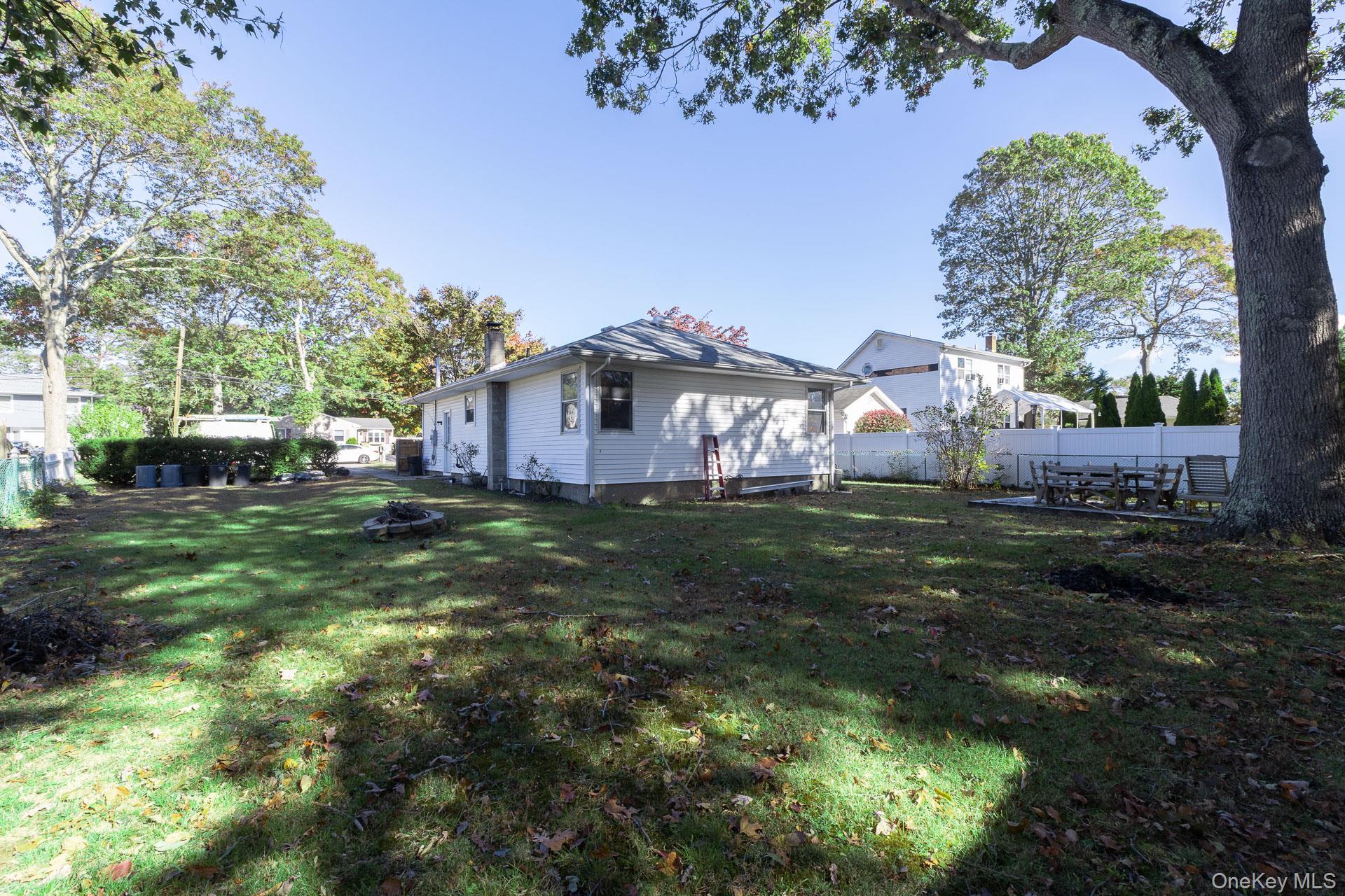 Single Family Applegate Suffolk County, NY 11950, MLS-927184-27