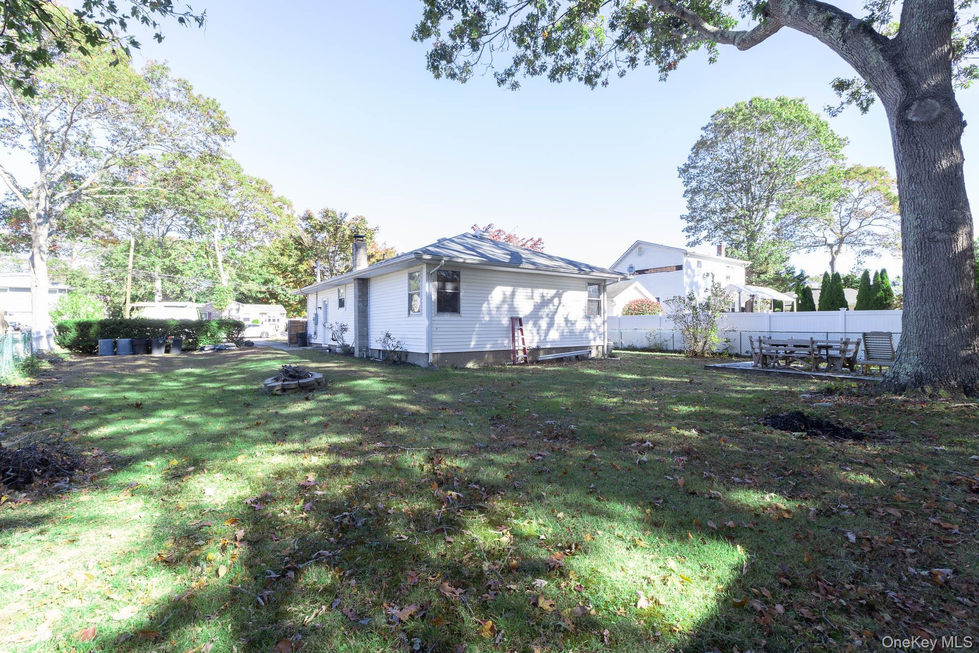 Single Family Applegate Suffolk County, NY 11950, MLS-927184-28