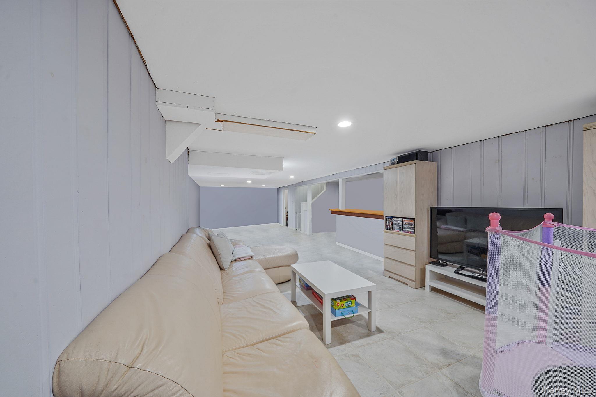 Single Family Claudy  Nassau County, NY 11040, MLS-927202-21