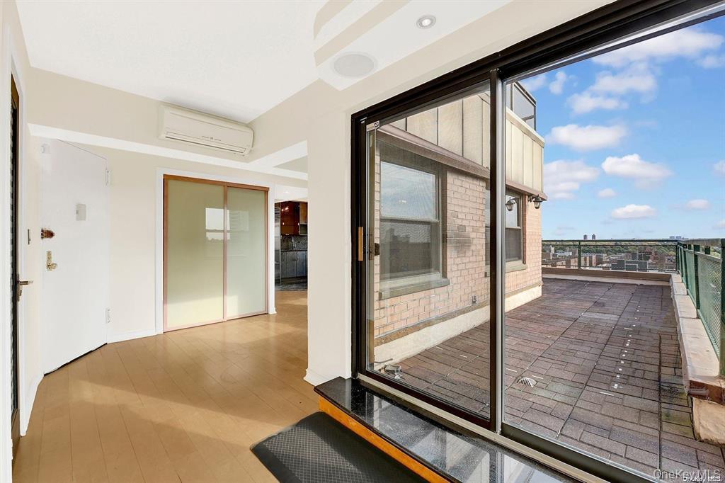 Condo 71st  Queens, NY 11375, MLS-927239-10