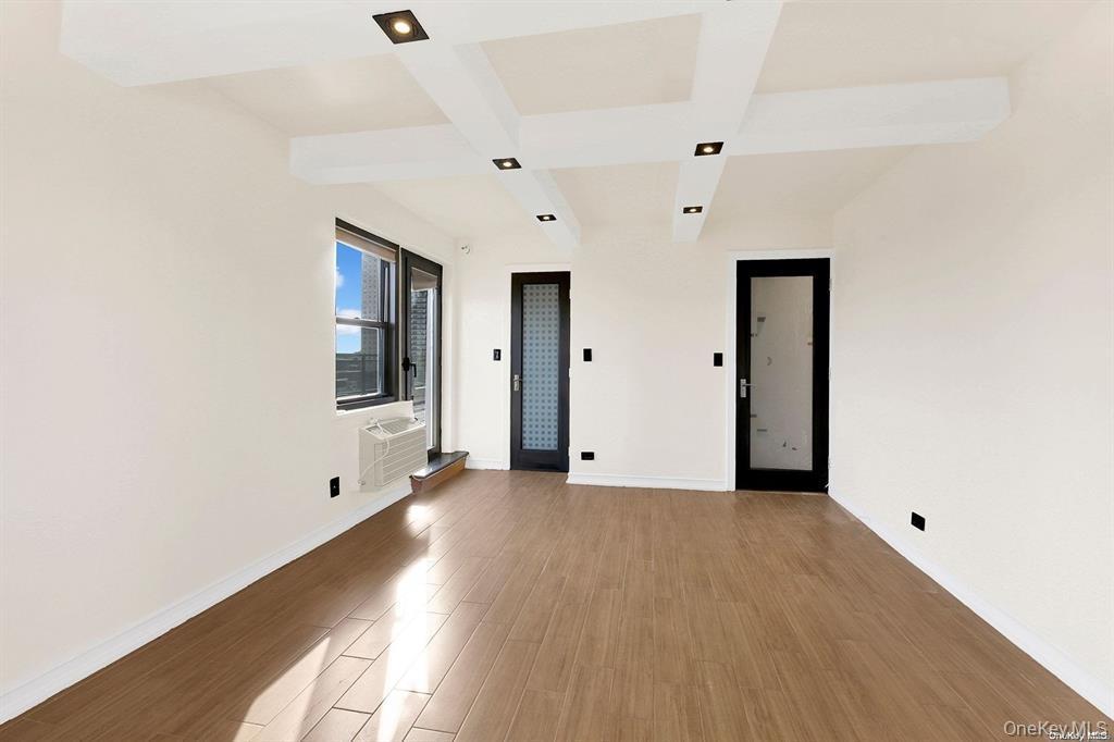 Condo 71st  Queens, NY 11375, MLS-927239-16