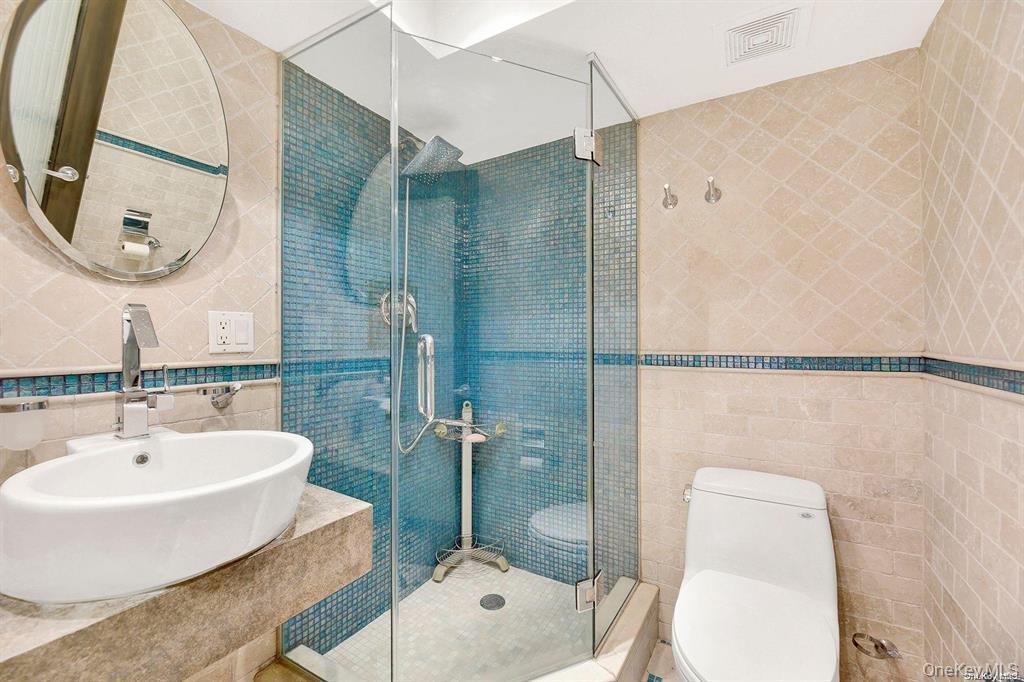 Condo 71st  Queens, NY 11375, MLS-927239-17