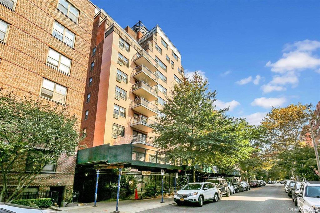 Condo 71st  Queens, NY 11375, MLS-927239-20