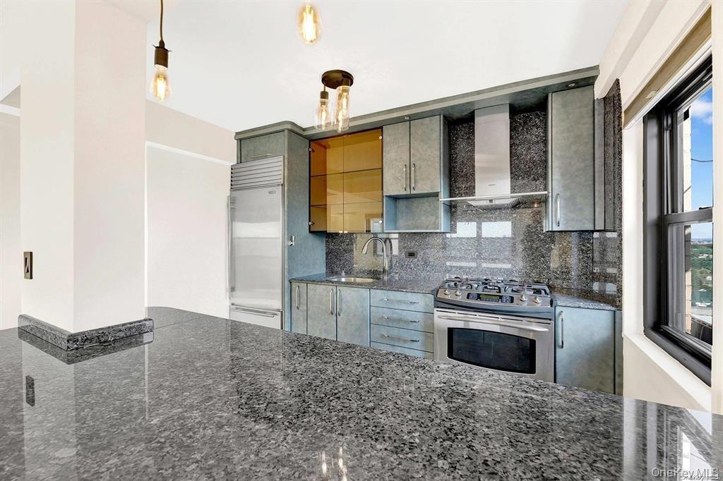 Condo 71st  Queens, NY 11375, MLS-927239-4