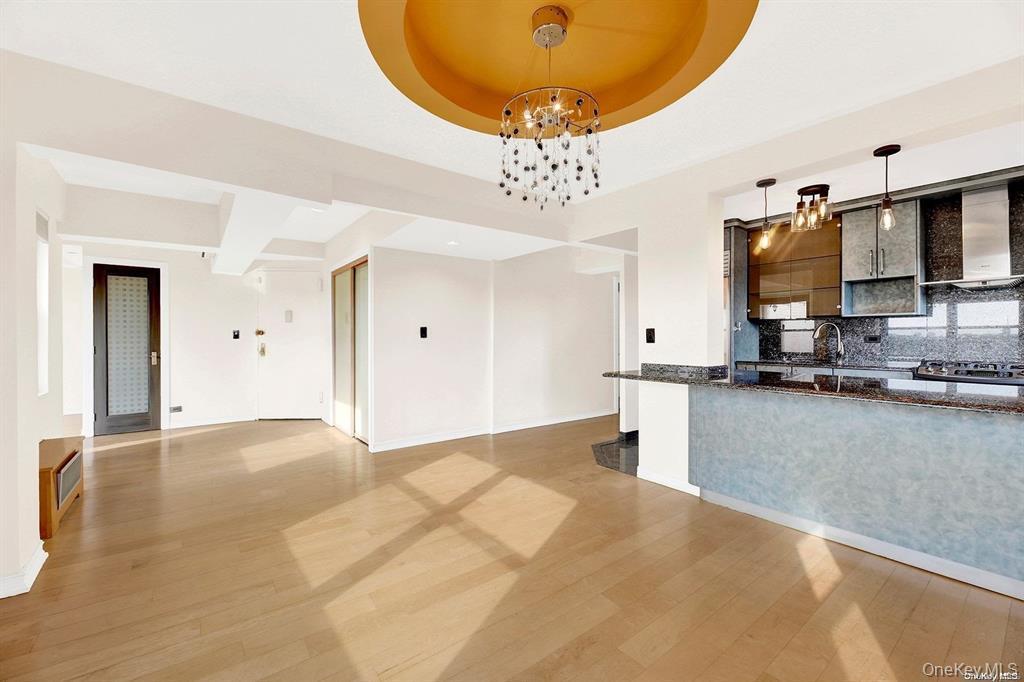 Condo 71st  Queens, NY 11375, MLS-927239-7