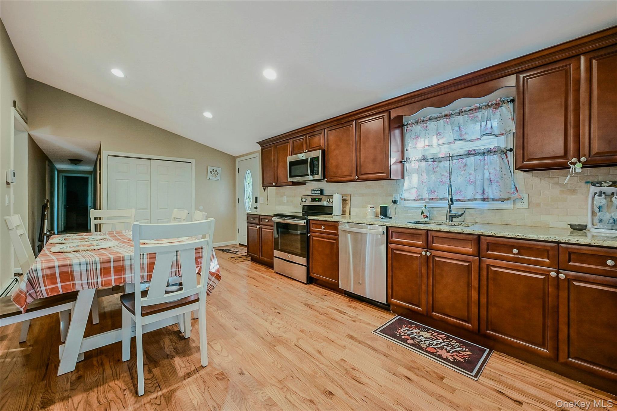 Single Family Church Suffolk County, NY 11951, MLS-927246-4