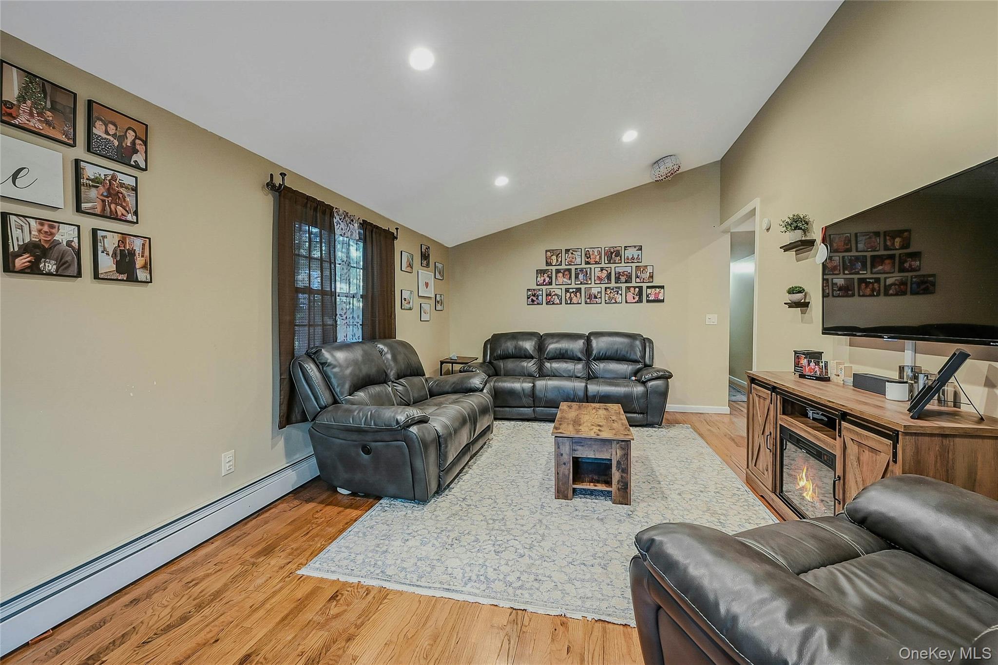 Single Family Church Suffolk County, NY 11951, MLS-927246-6