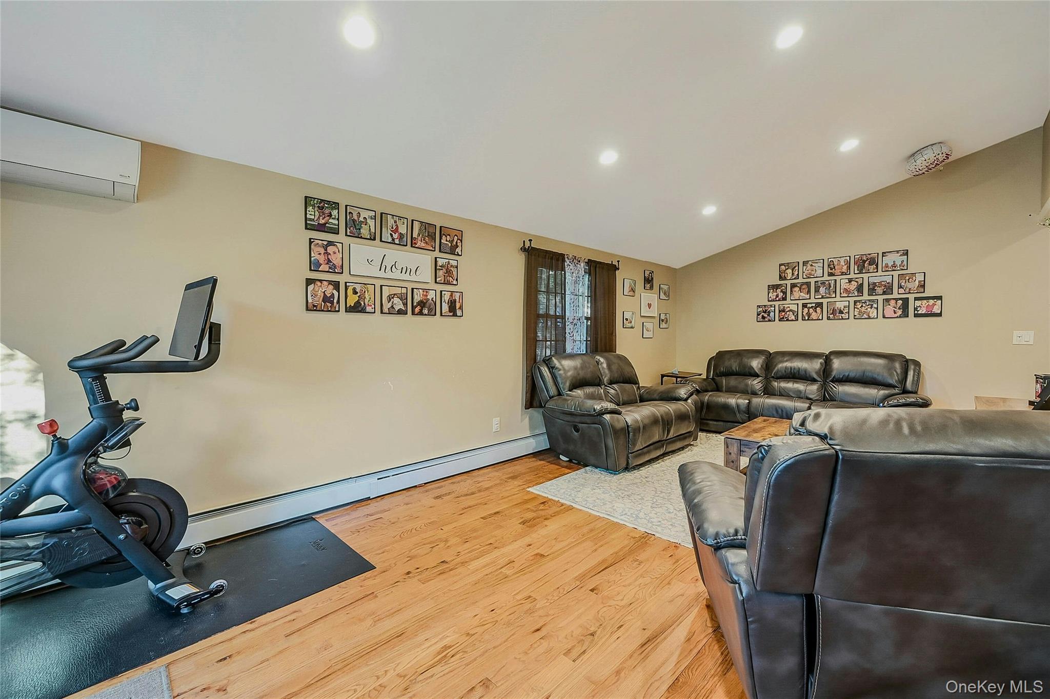 Single Family Church Suffolk County, NY 11951, MLS-927246-7