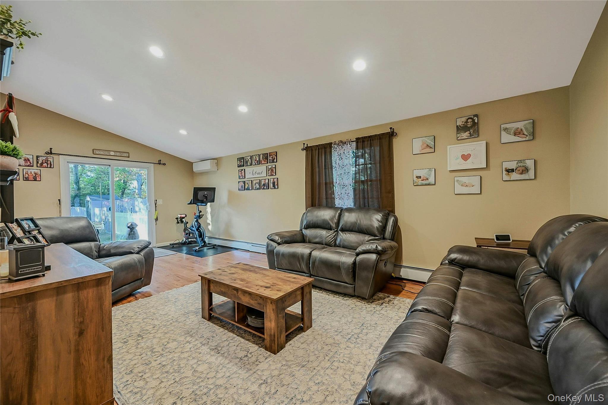 Single Family Church Suffolk County, NY 11951, MLS-927246-8