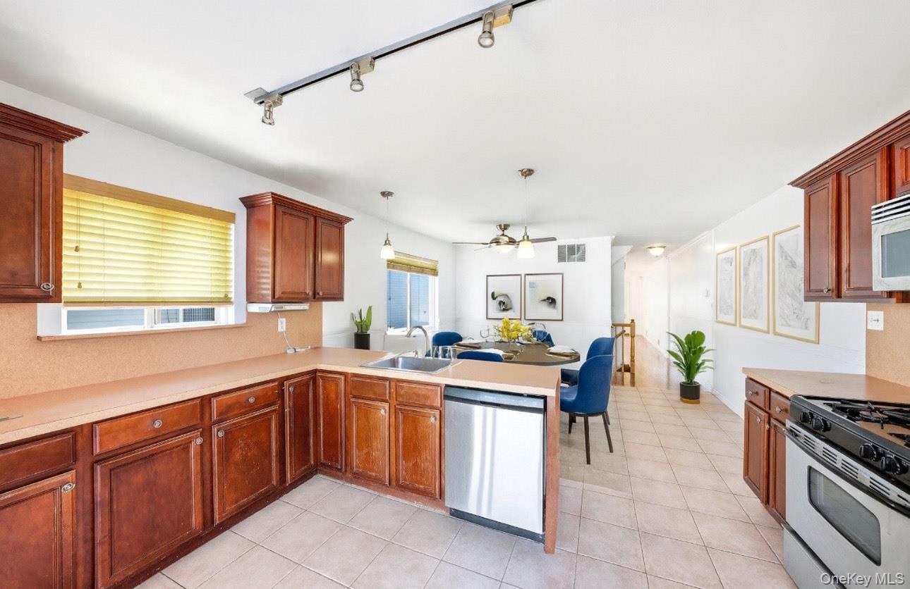 Single Family Beresford Staten Island, NY 10314, MLS-927251-9