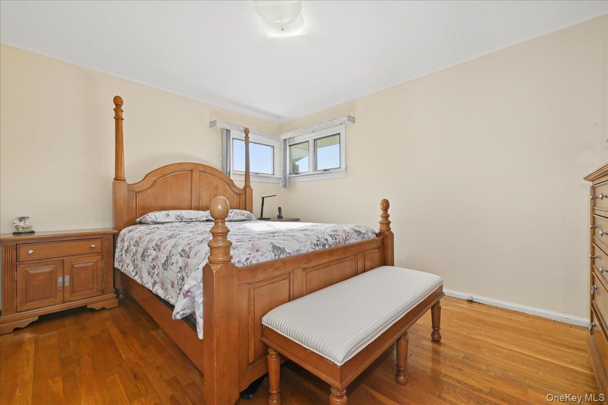 Single Family Crown  Nassau County, NY 11003, MLS-927266-11