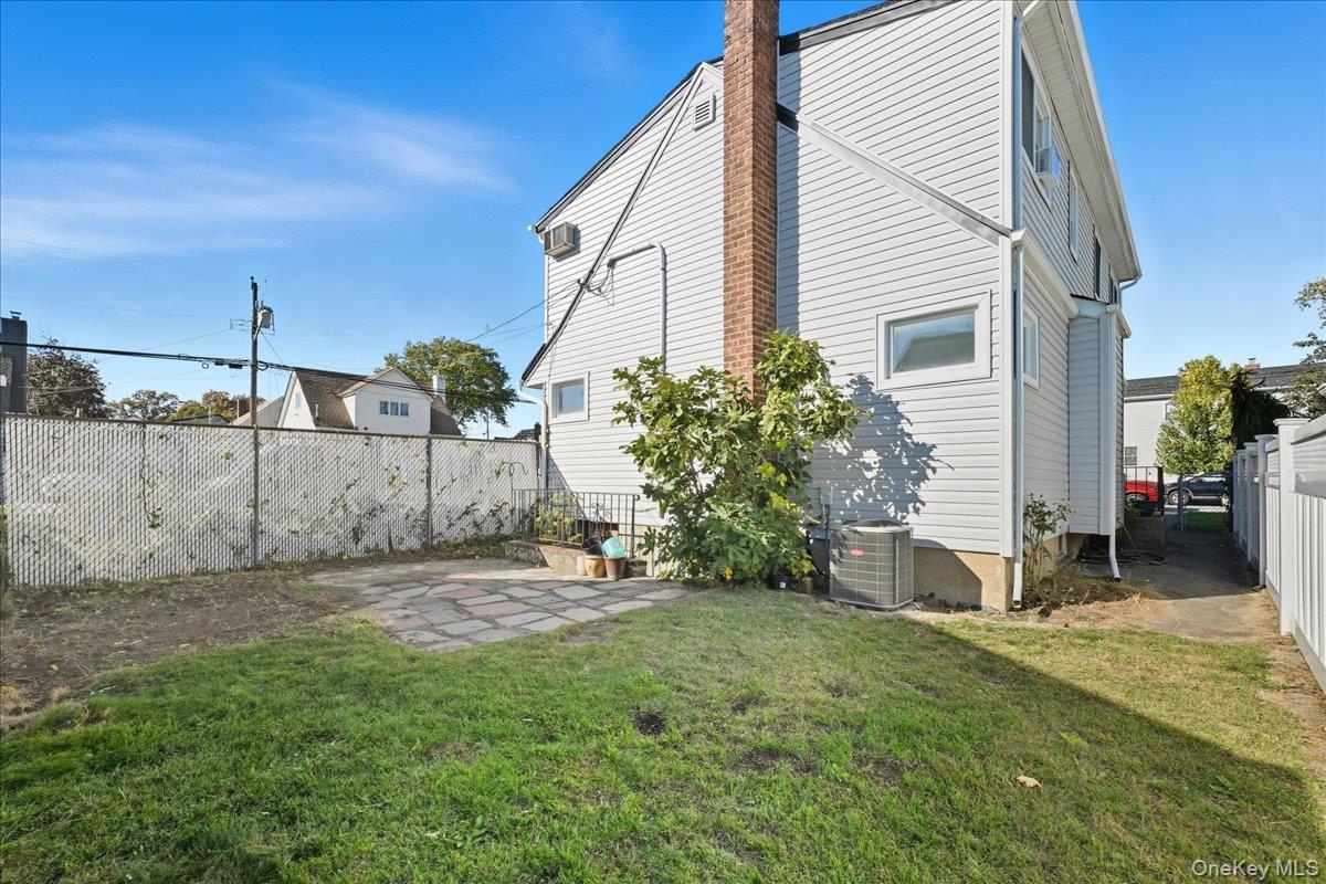 Single Family Crown  Nassau County, NY 11003, MLS-927266-26