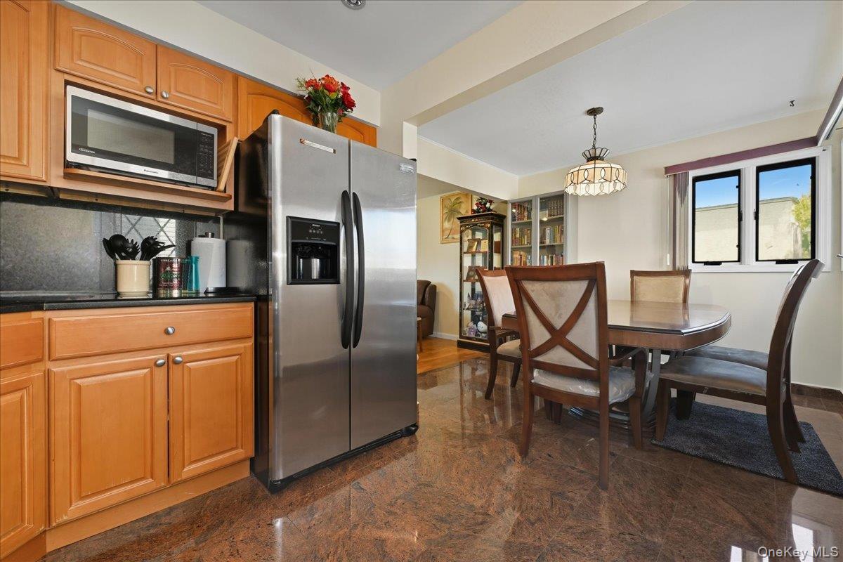 Single Family Crown  Nassau County, NY 11003, MLS-927266-8