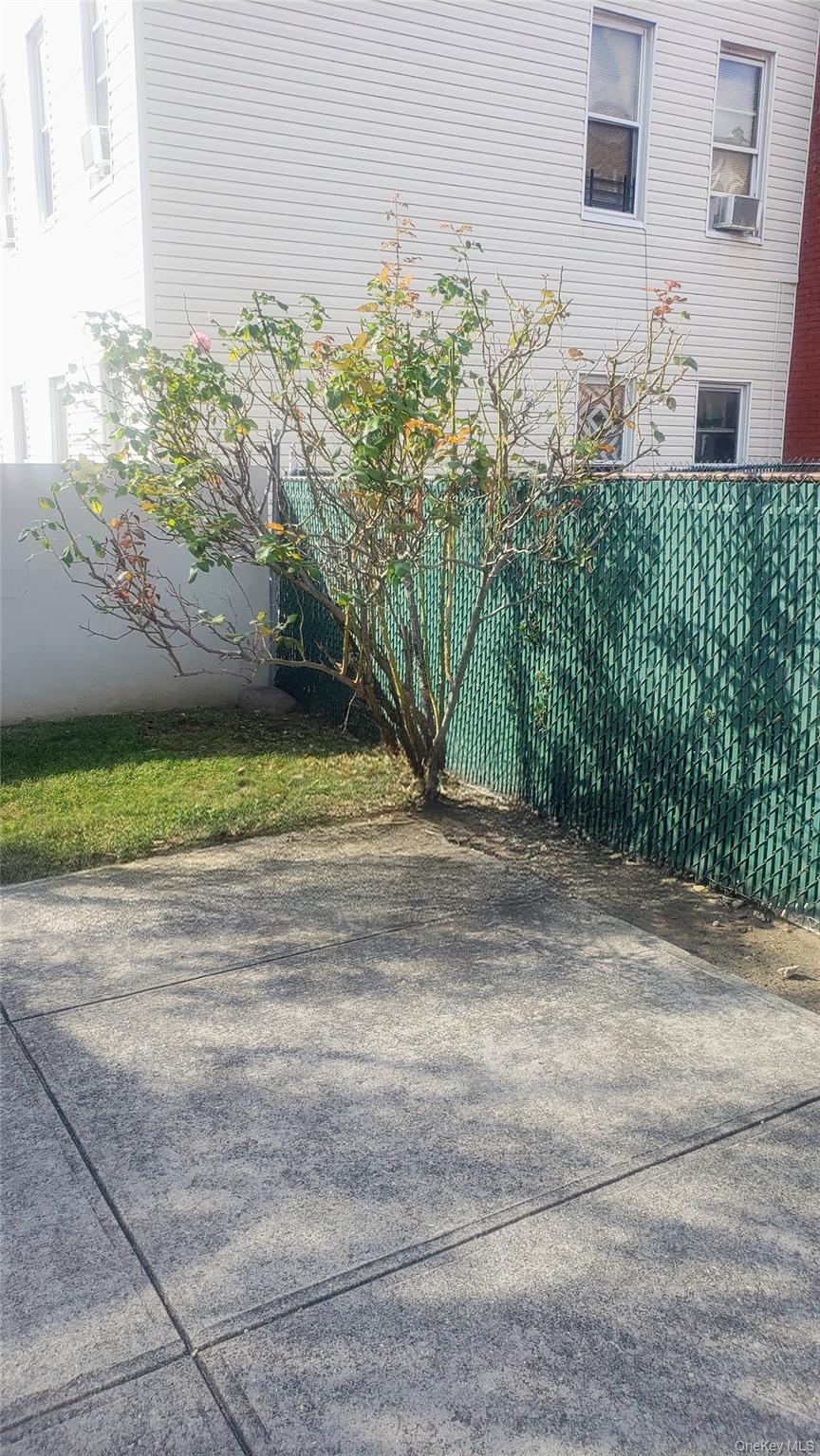 Single Family Olmstead  Bronx, NY 10473, MLS-927278-22