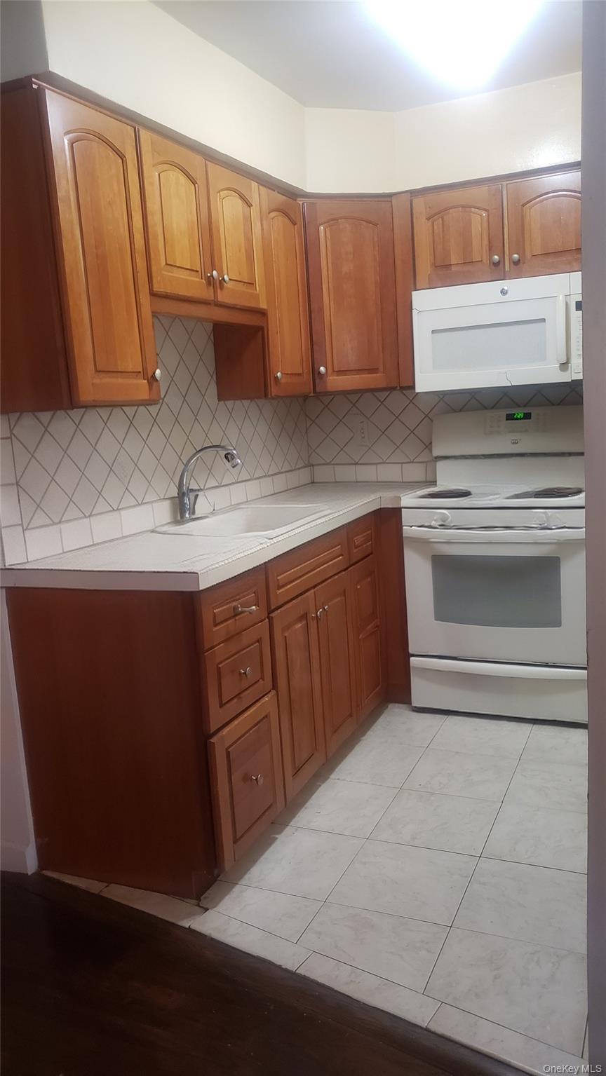 Single Family Olmstead  Bronx, NY 10473, MLS-927278-3