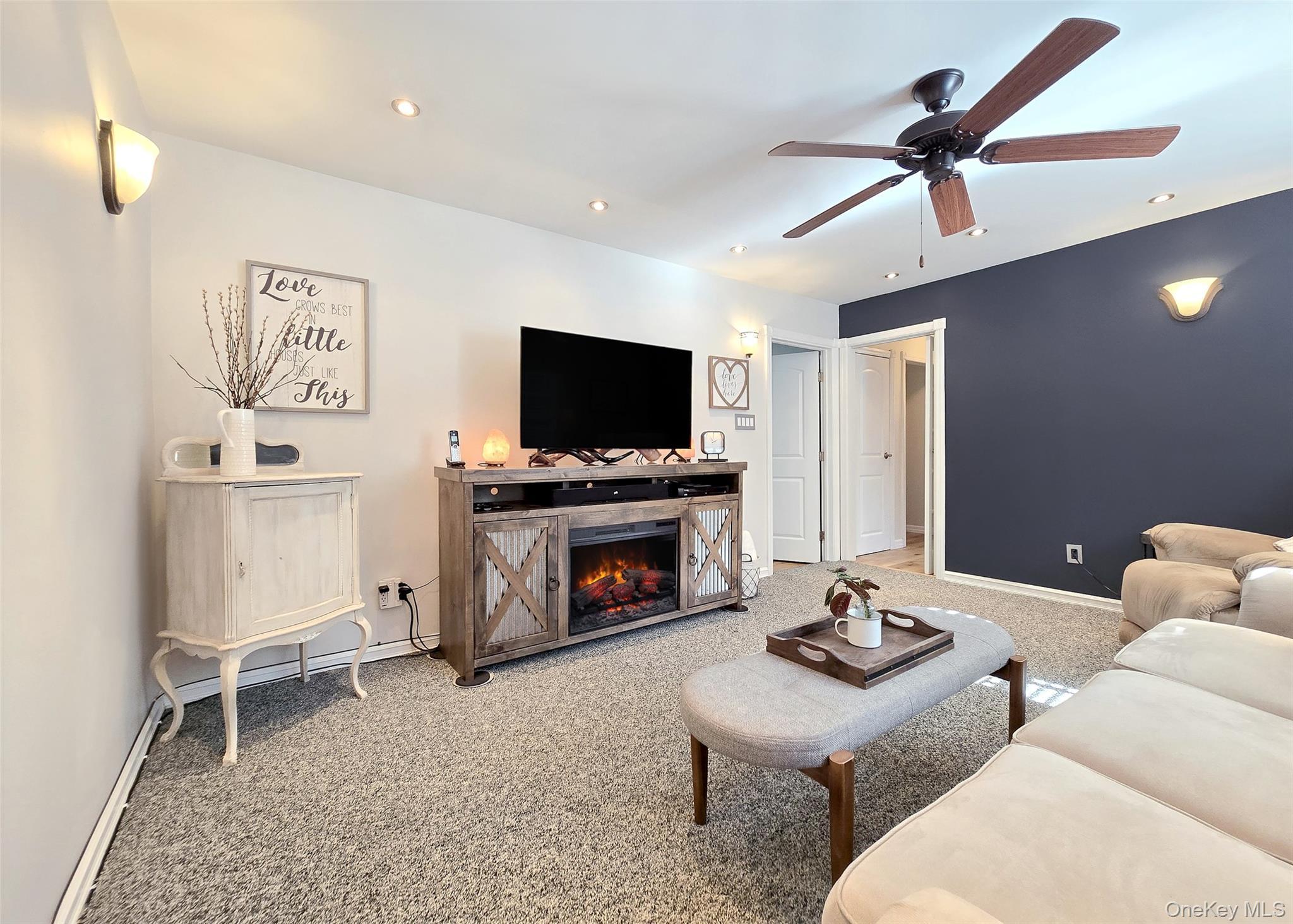 Single Family Wedgewood  Suffolk County, NY 11727, MLS-927279-10