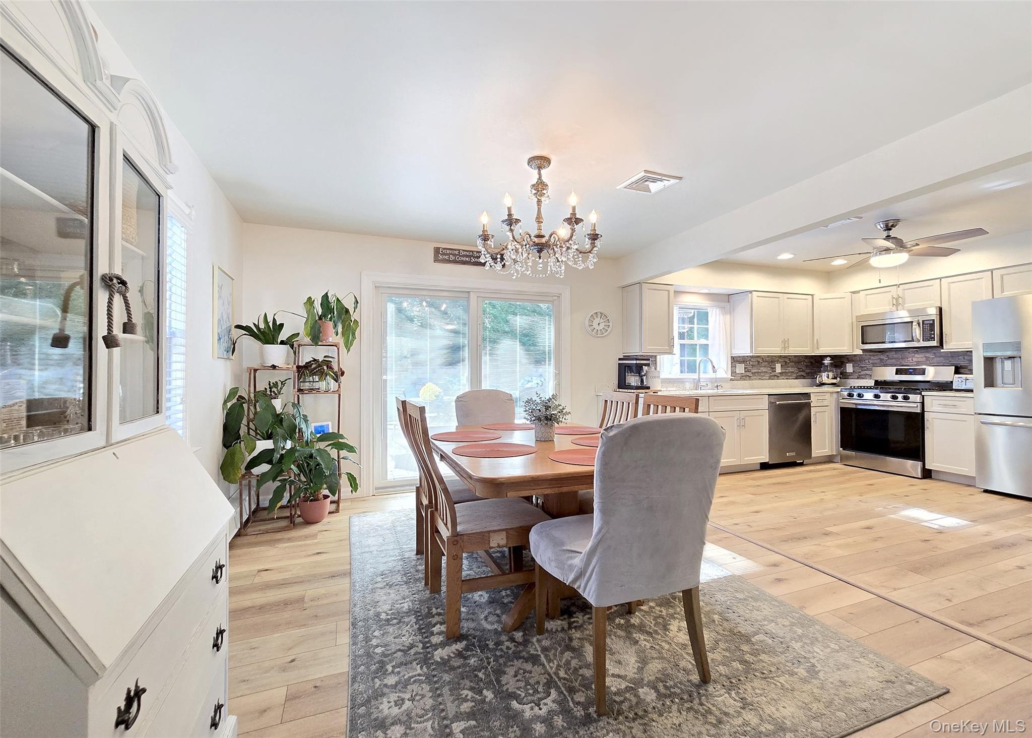 Single Family Wedgewood  Suffolk County, NY 11727, MLS-927279-7