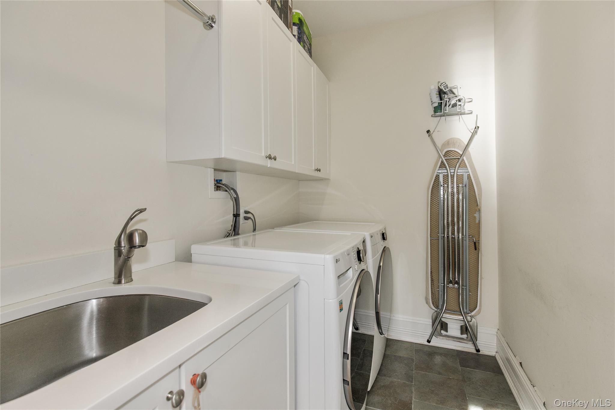 Single Family Earle Nassau County, NY 11791, MLS-927287-18