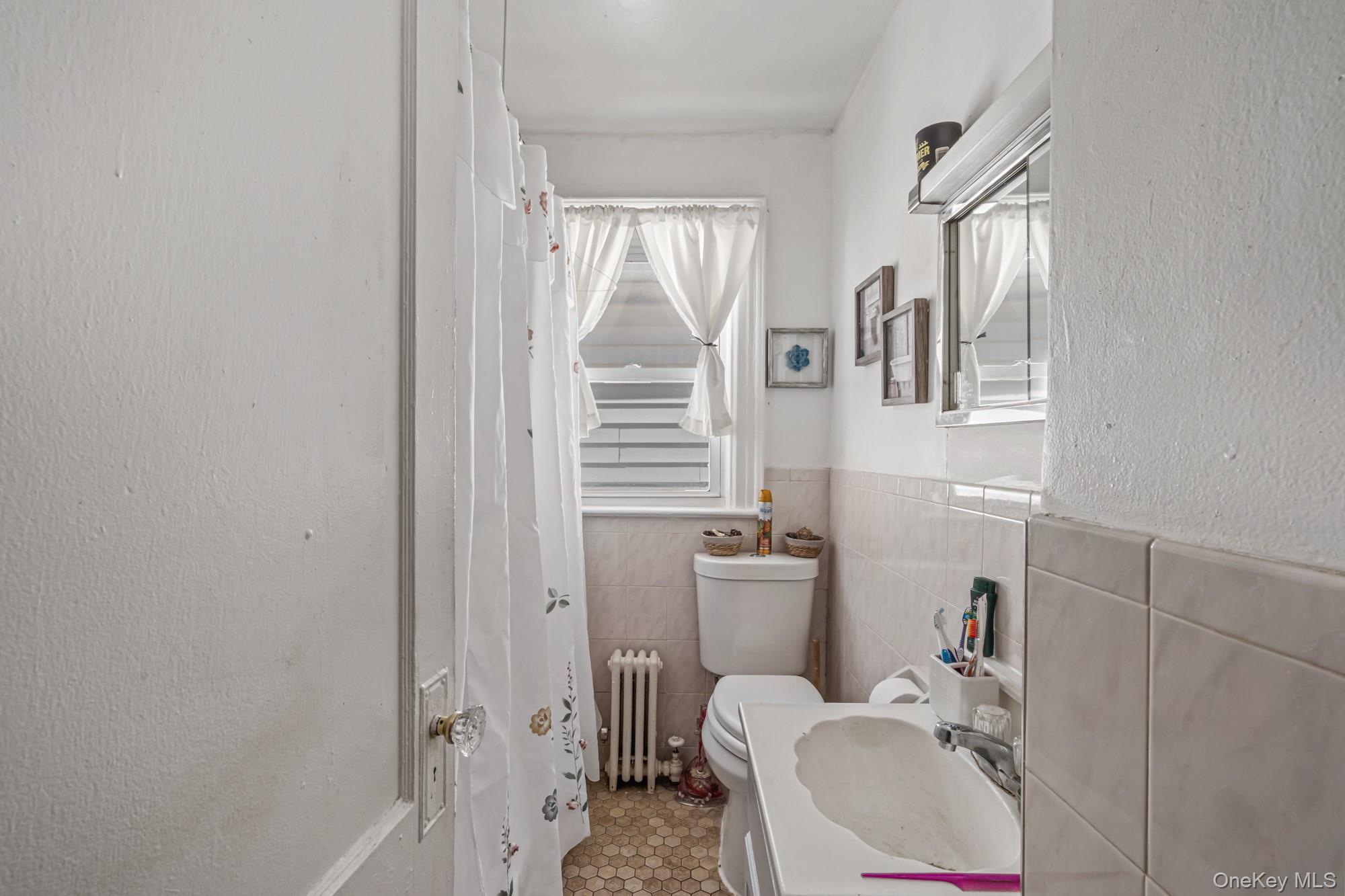 Single Family 28th Queens, NY 11354, MLS-927298-15