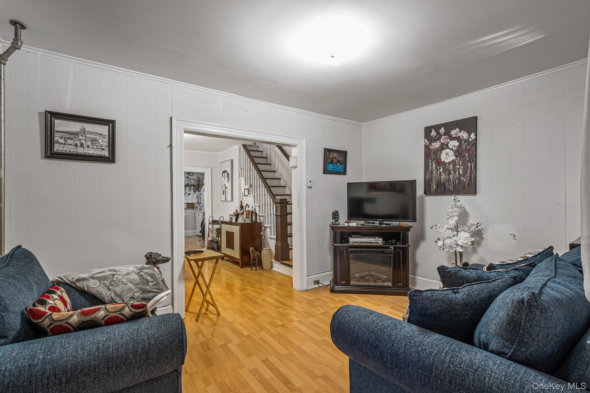 Single Family 28th Queens, NY 11354, MLS-927298-2