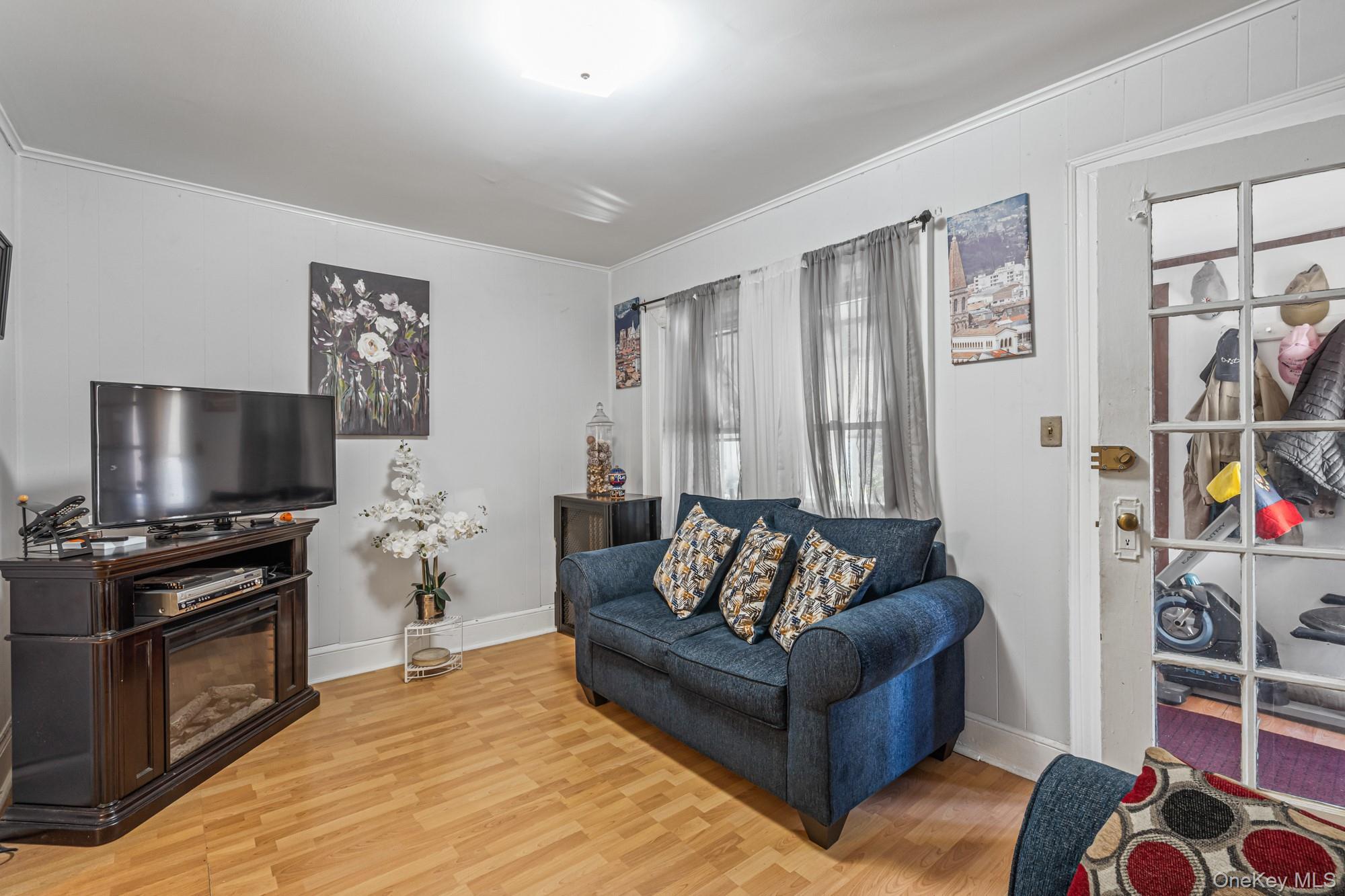 Single Family 28th Queens, NY 11354, MLS-927298-3