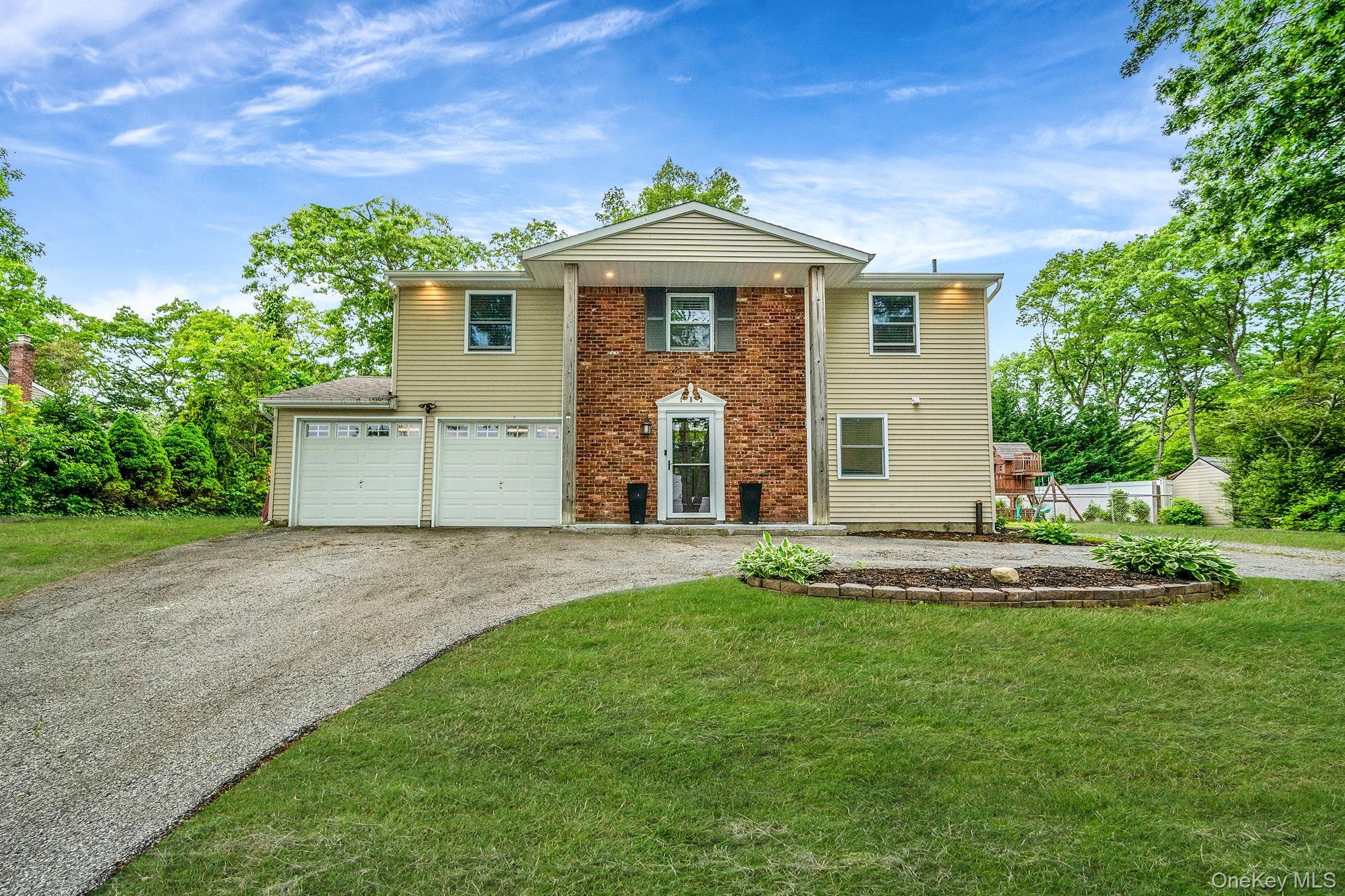 Single Family Crystal Brook Hollow  Suffolk County, NY 11776, MLS-927300-3