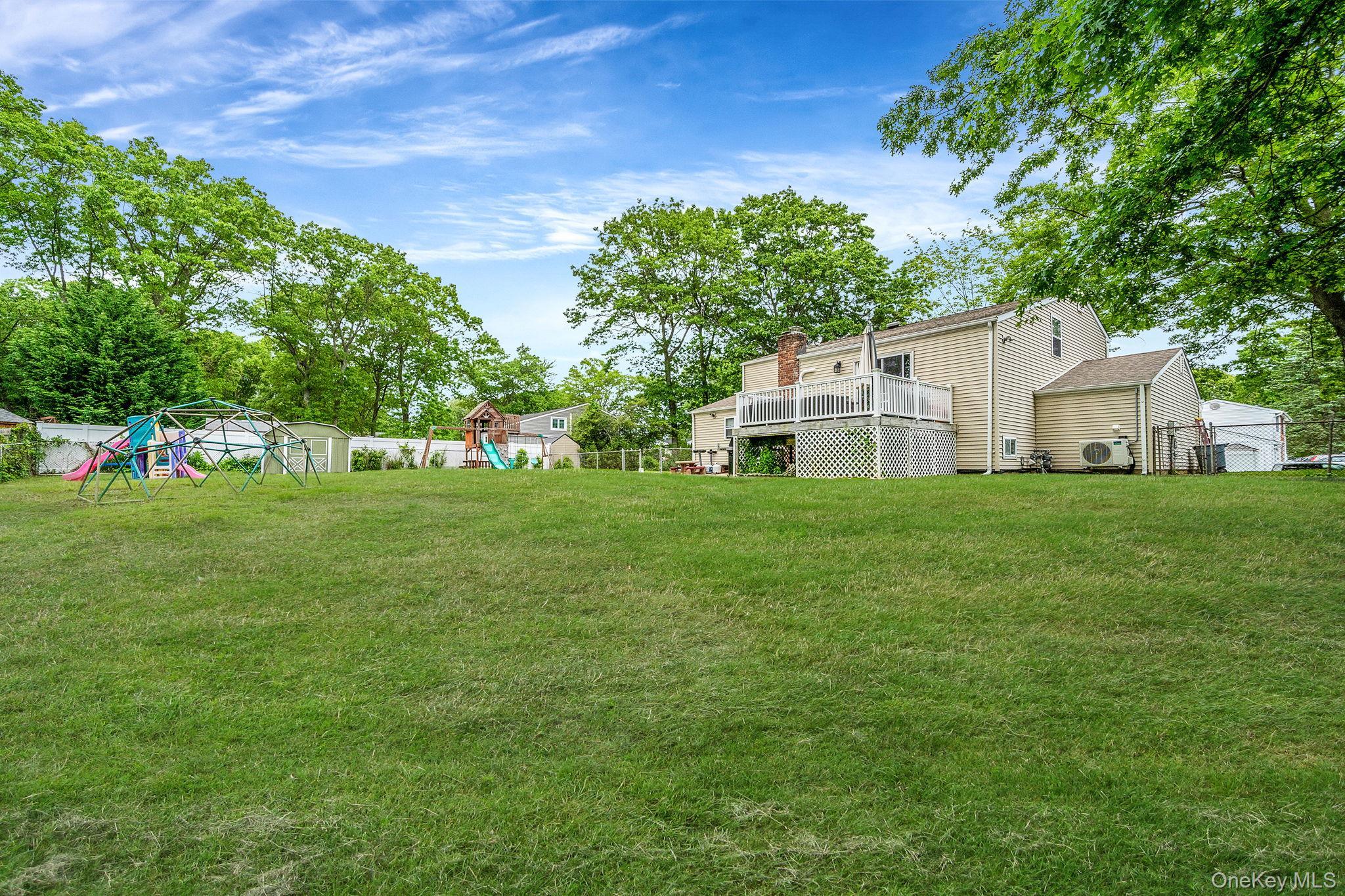 Single Family Crystal Brook Hollow  Suffolk County, NY 11776, MLS-927300-34