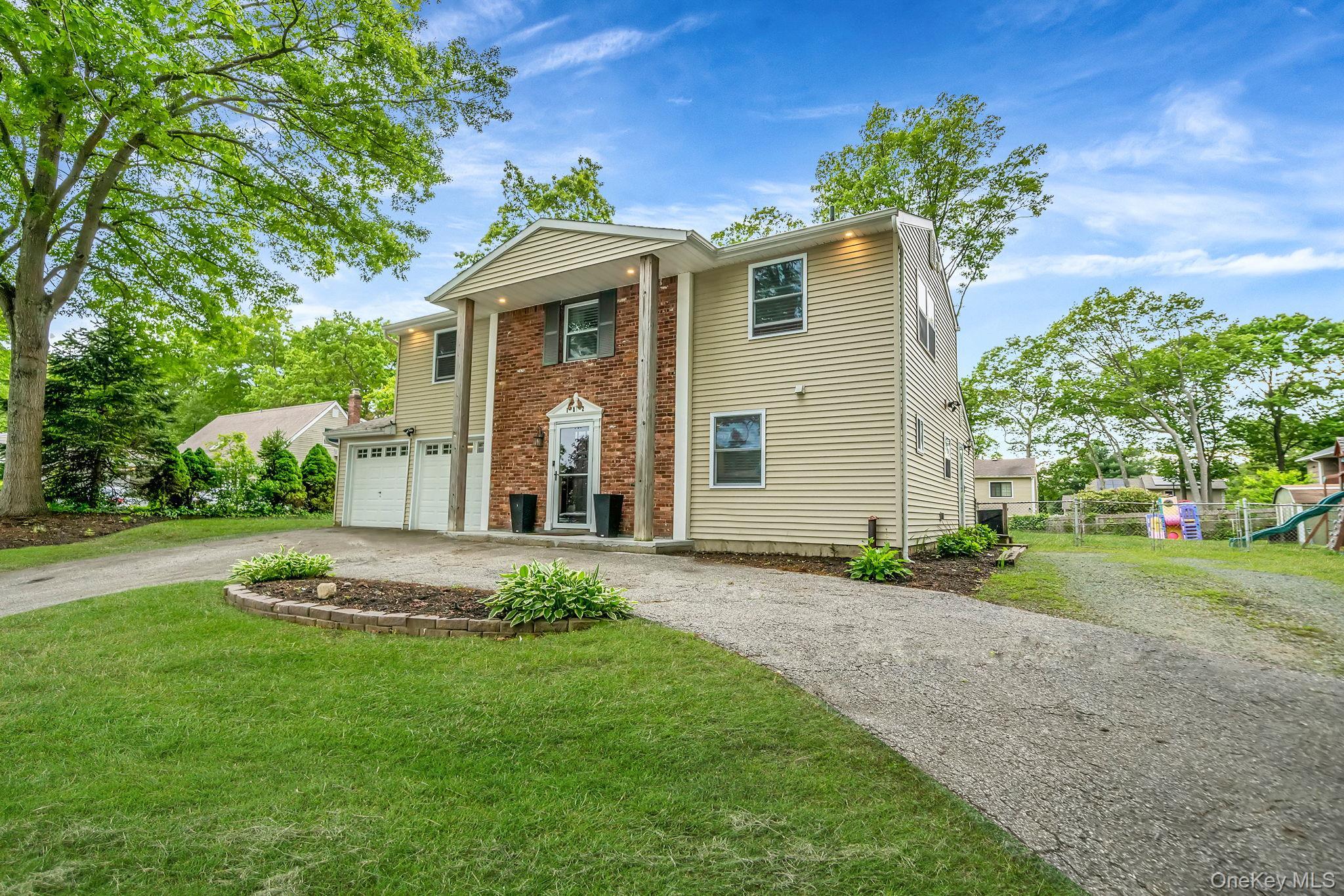 Single Family Crystal Brook Hollow  Suffolk County, NY 11776, MLS-927300-5