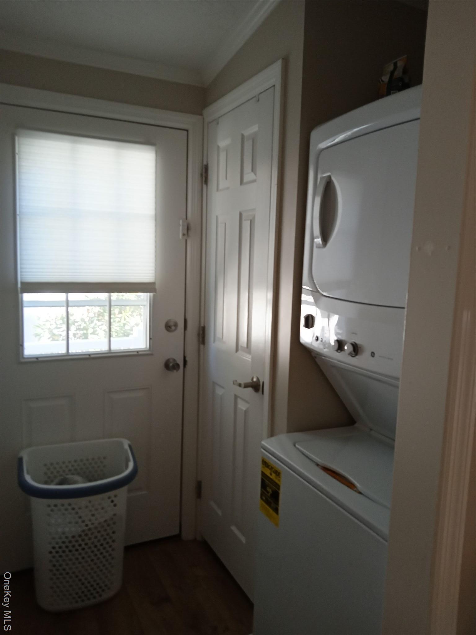 Single Family Old Country  Suffolk County, NY 11901, MLS-927346-5