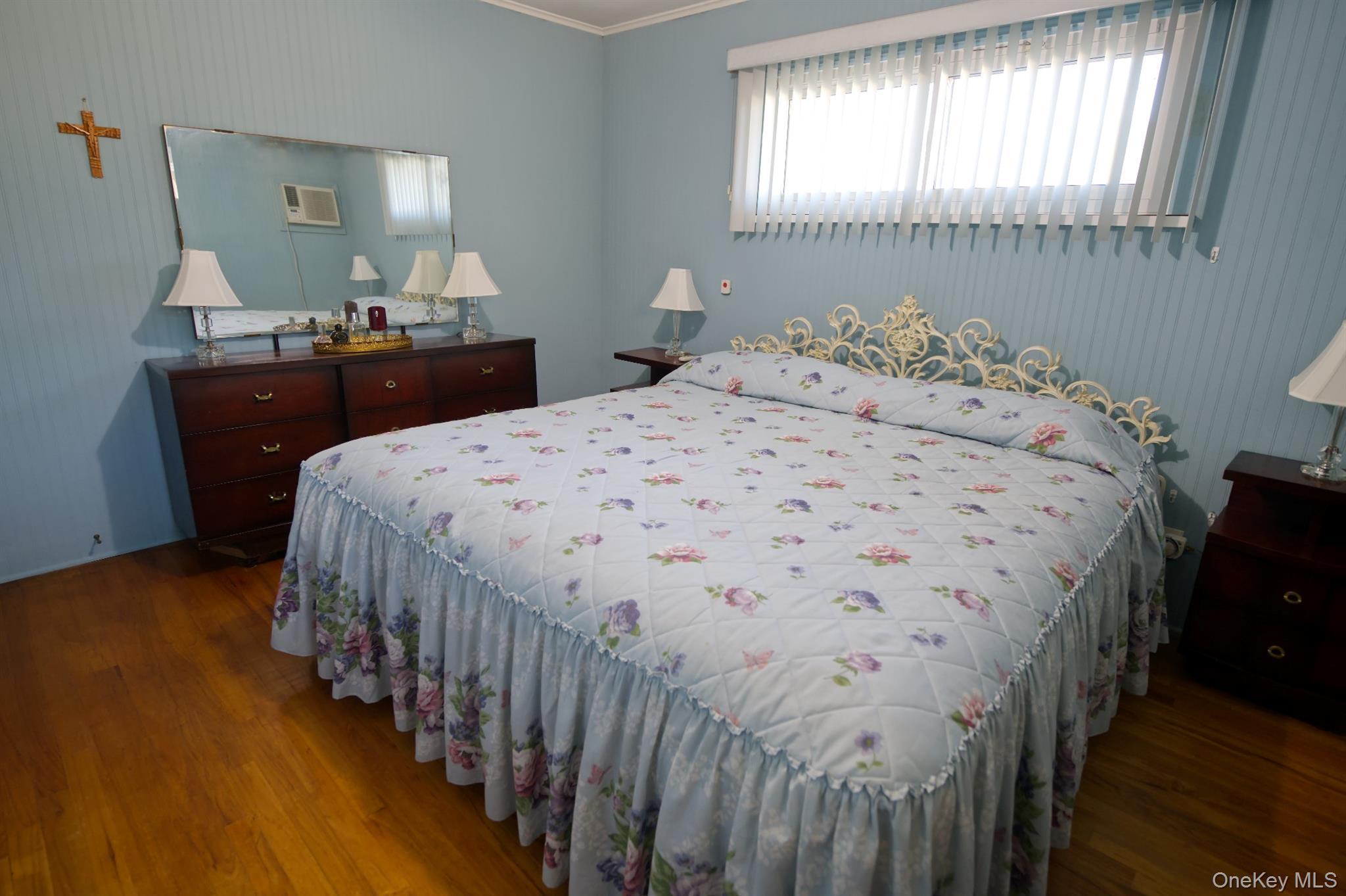 Single Family Cole  Nassau County, NY 11554, MLS-927355-17