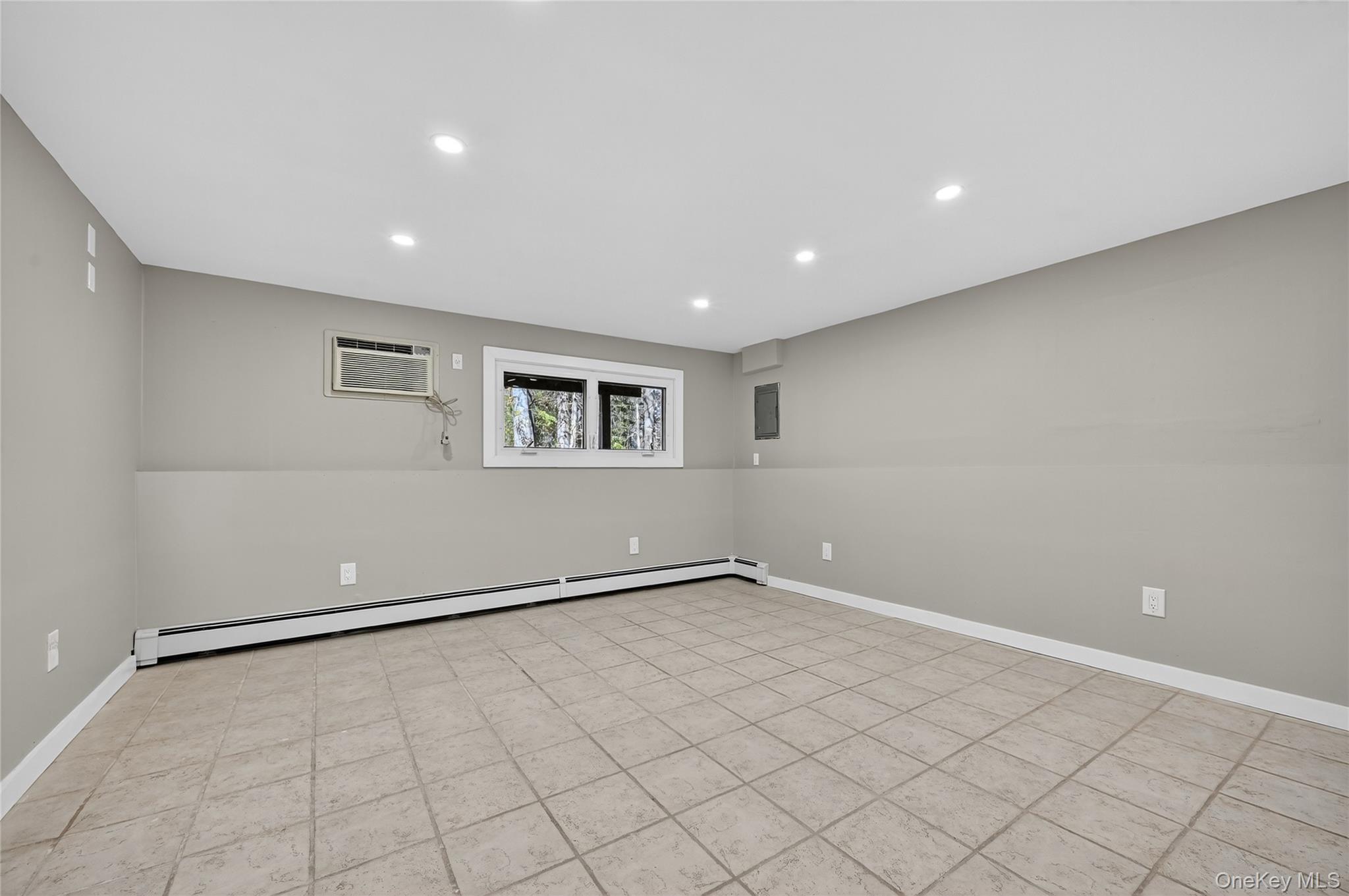 Single Family Clara Orange County, NY 12553, MLS-927360-23