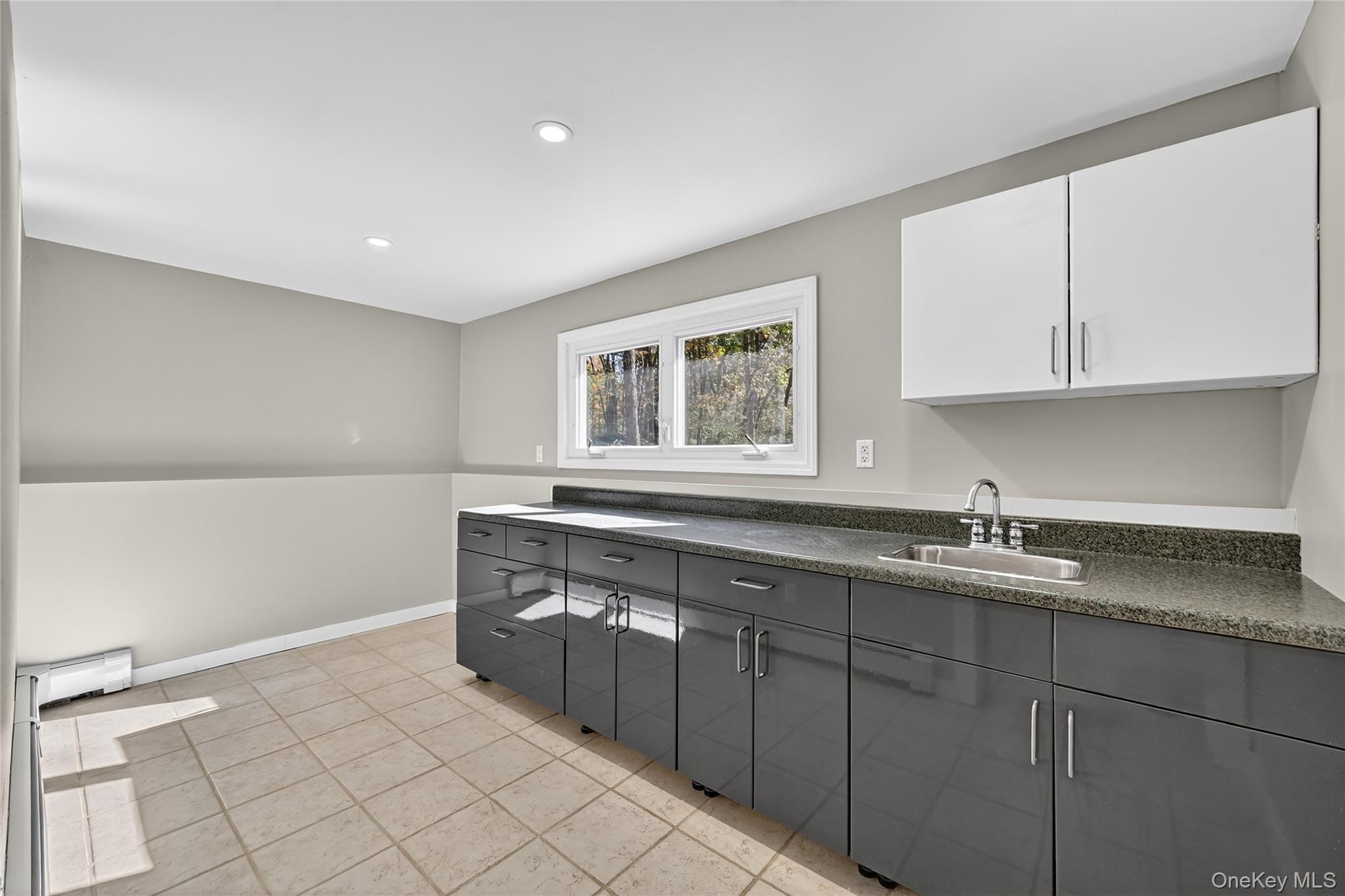 Single Family Clara Orange County, NY 12553, MLS-927360-24