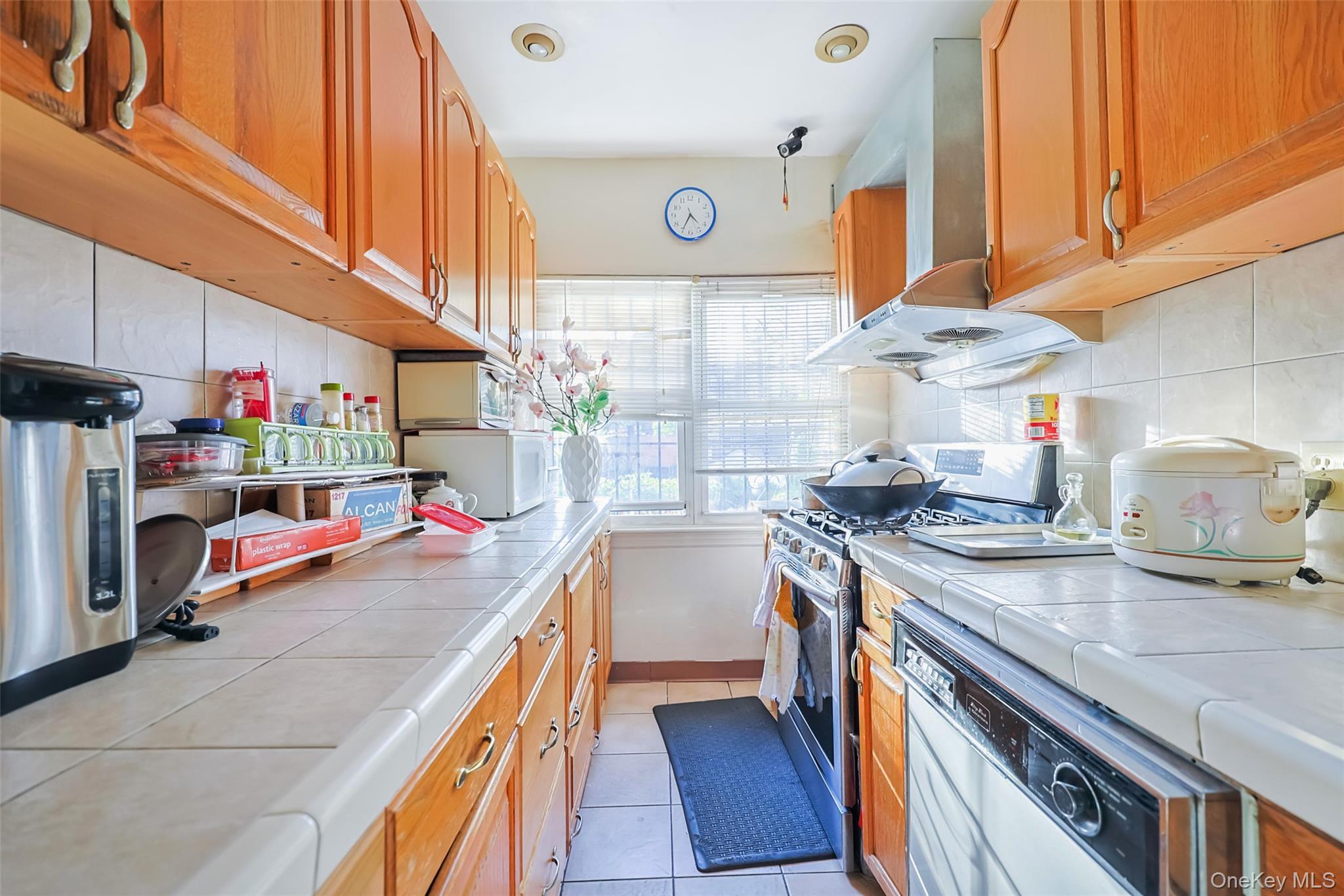 Single Family 62nd Queens, NY 11377, MLS-927380-7