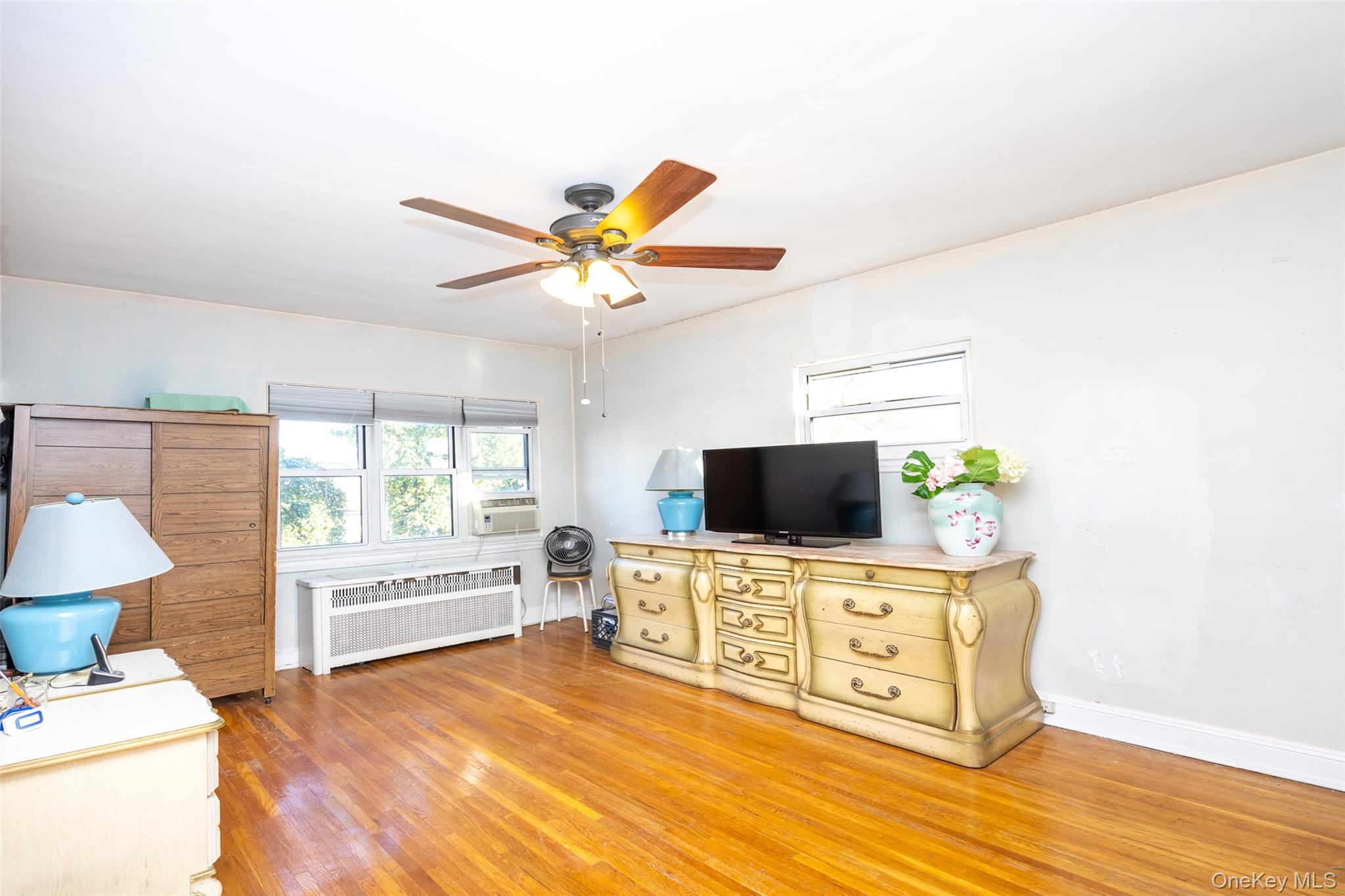 Single Family 62nd Queens, NY 11377, MLS-927380-8