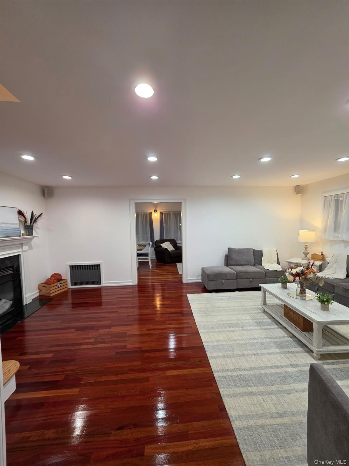 Single Family 5th  Queens, NY 11693, MLS-927398-31