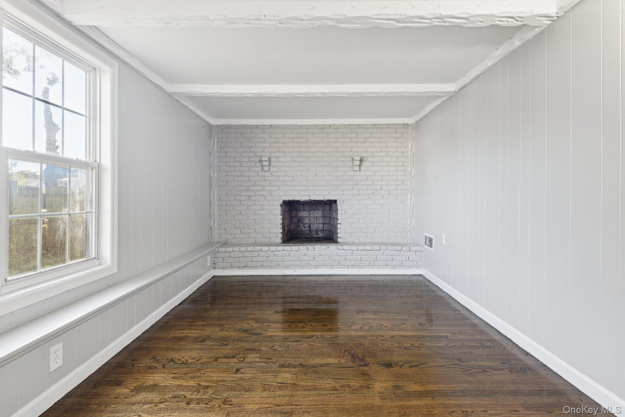 Single Family Heyward Suffolk County, NY 11717, MLS-927399-10