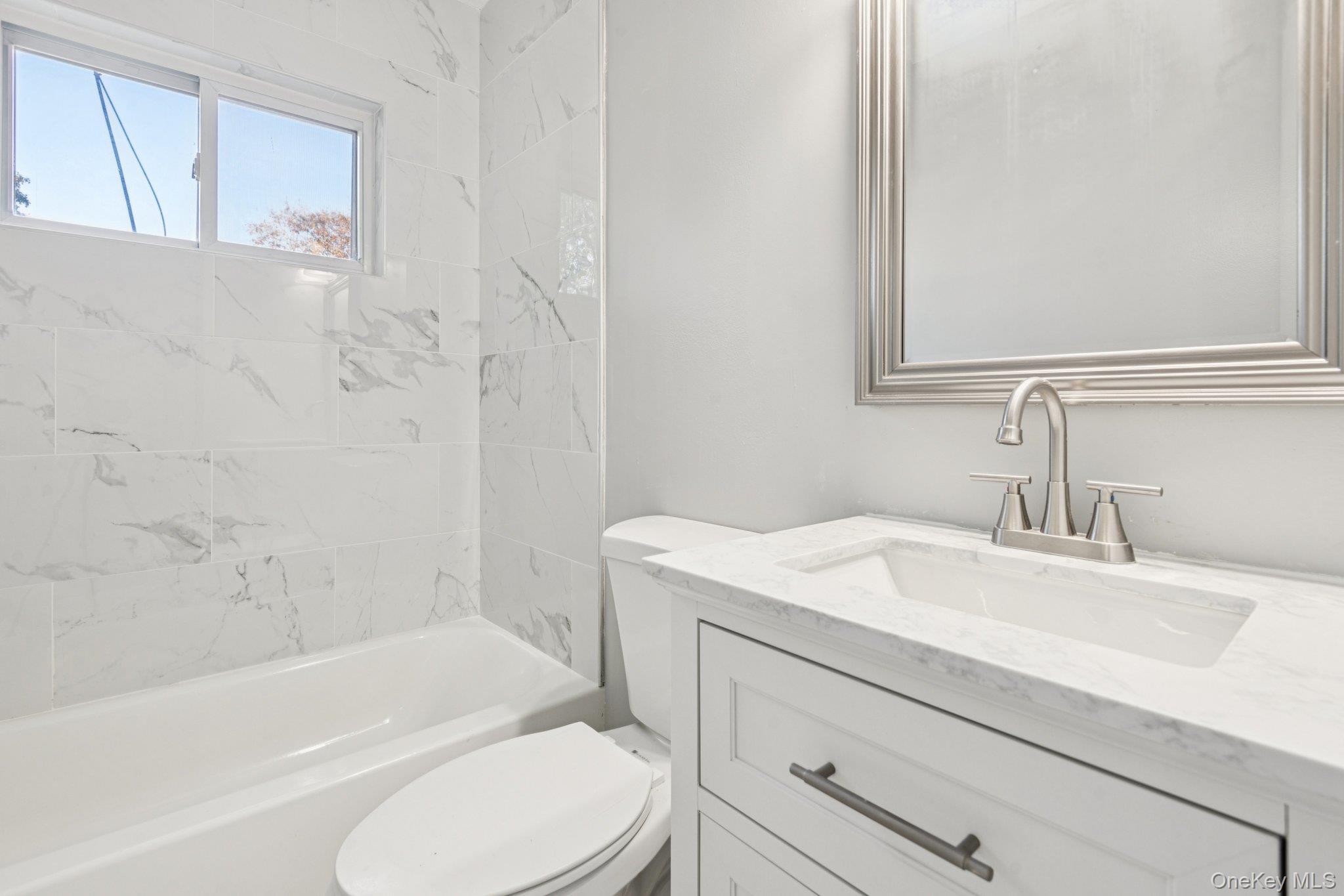 Single Family Heyward Suffolk County, NY 11717, MLS-927399-15